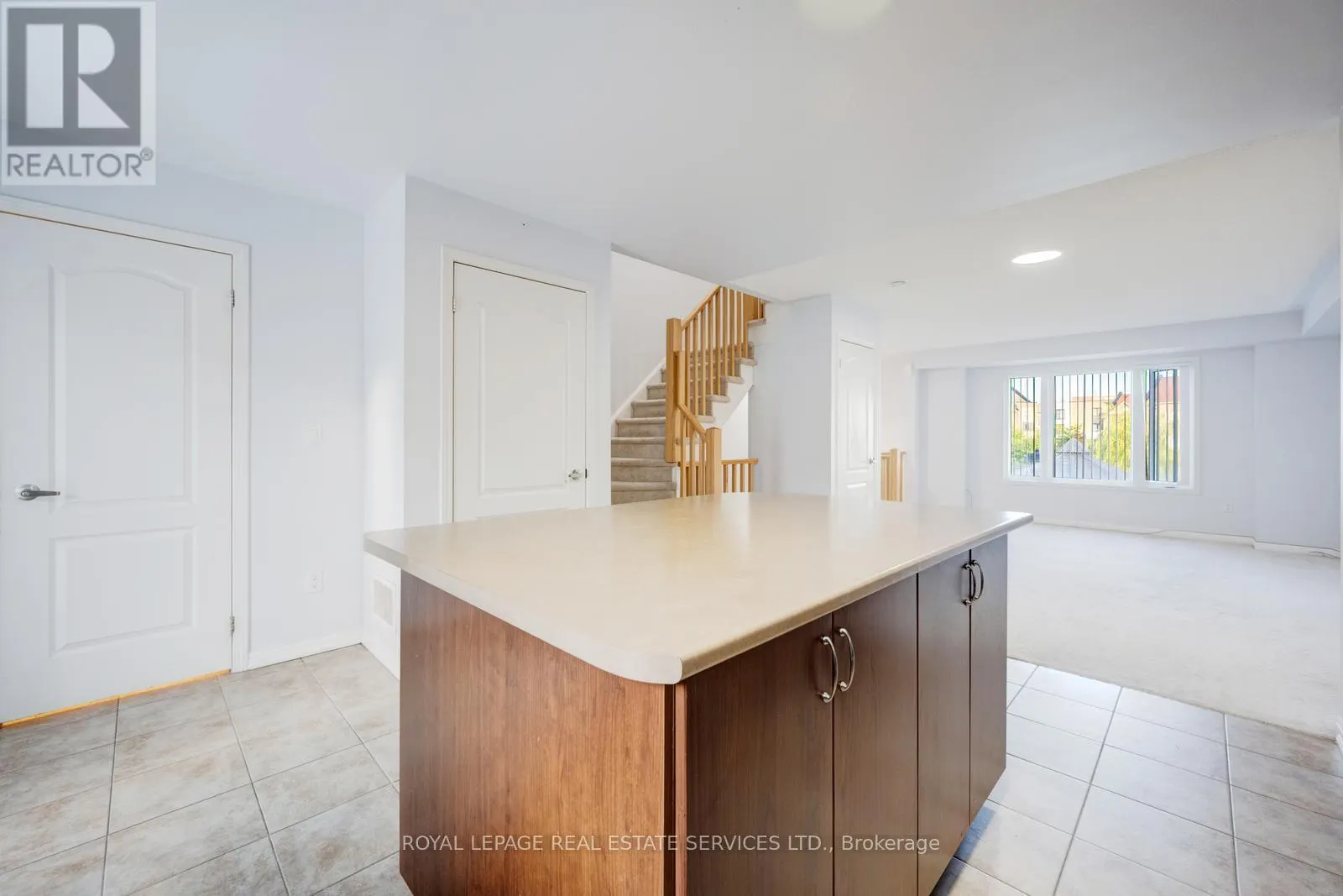 7 - 3185 BOXFORD CRESCENT