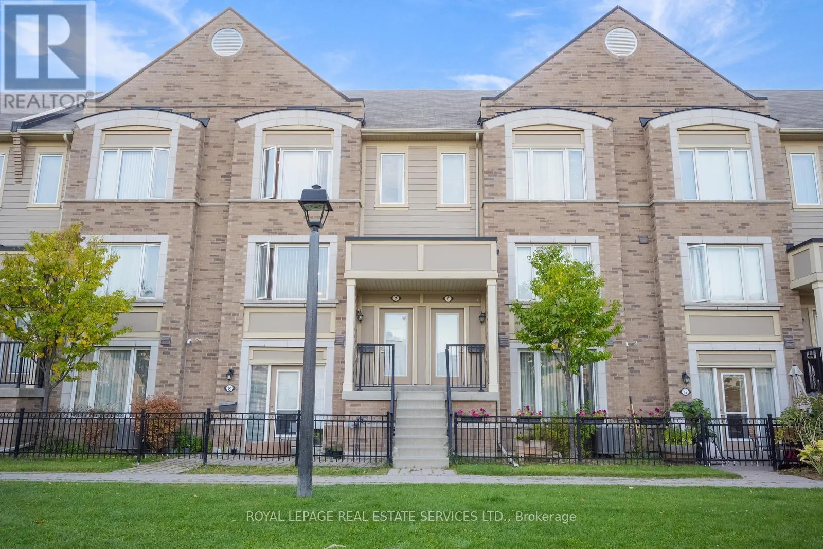 7 - 3185 BOXFORD CRESCENT