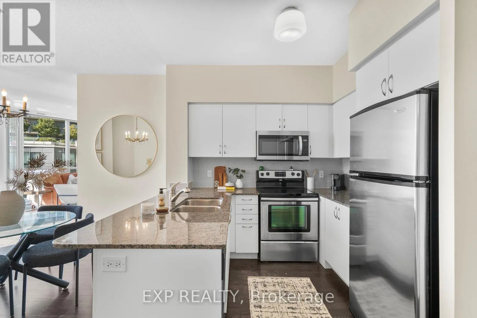 319 - 2240 LAKE SHORE BOULEVARD W