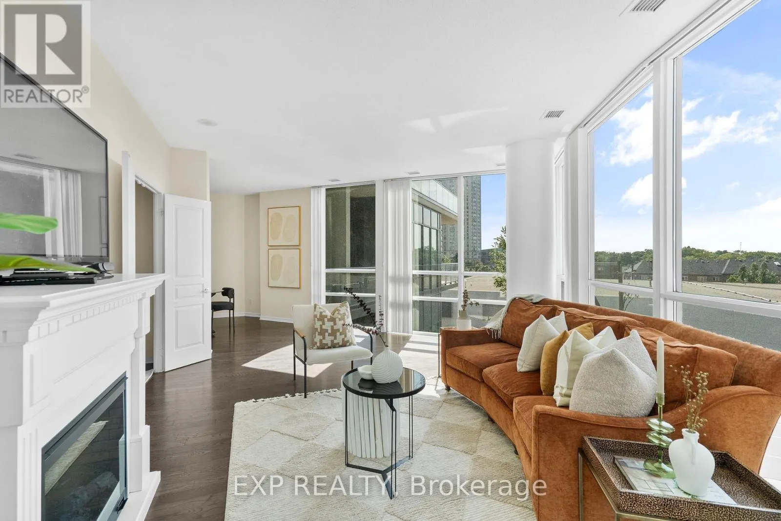 319 - 2240 LAKE SHORE BOULEVARD W