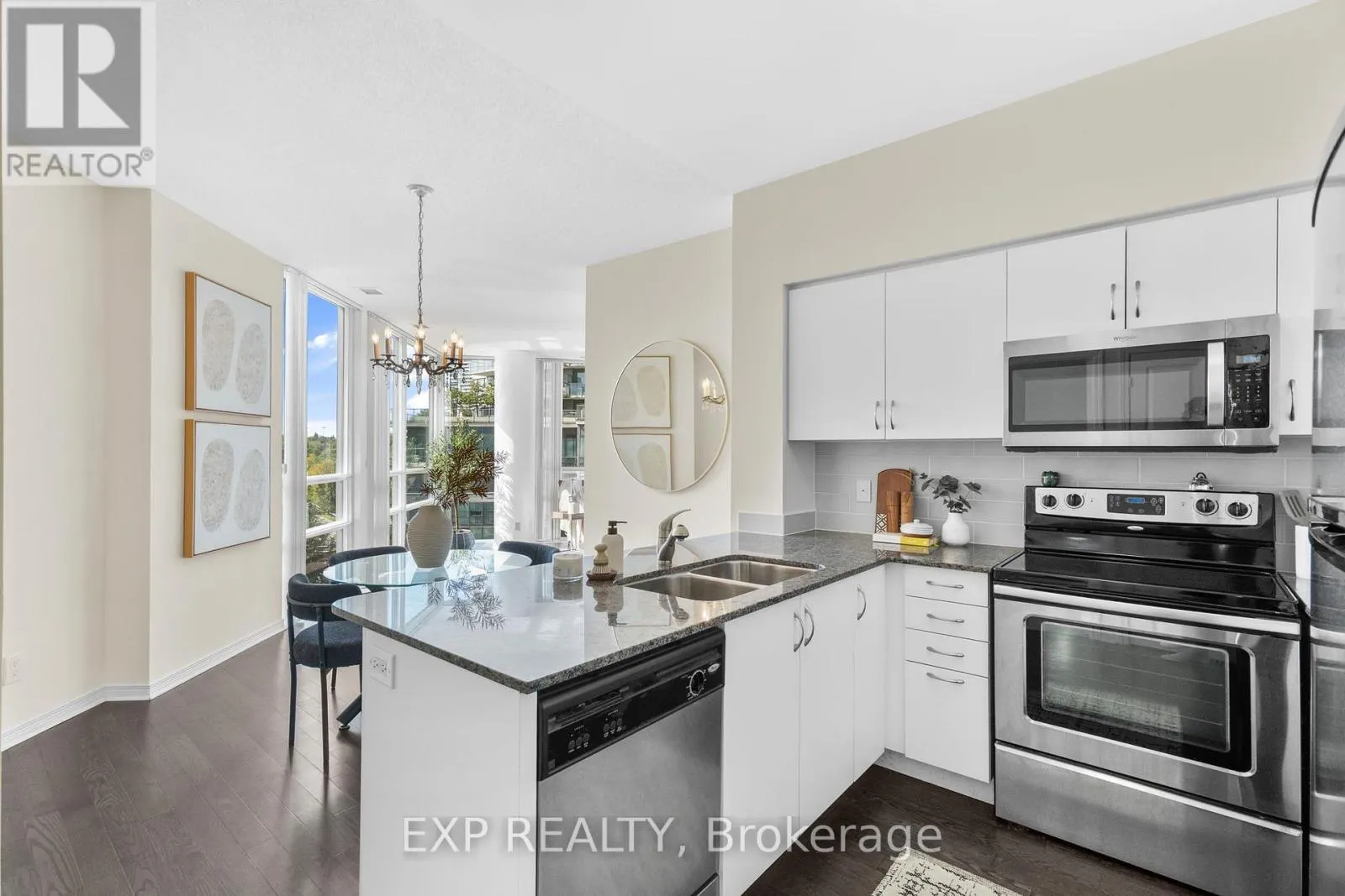 319 - 2240 LAKE SHORE BOULEVARD W