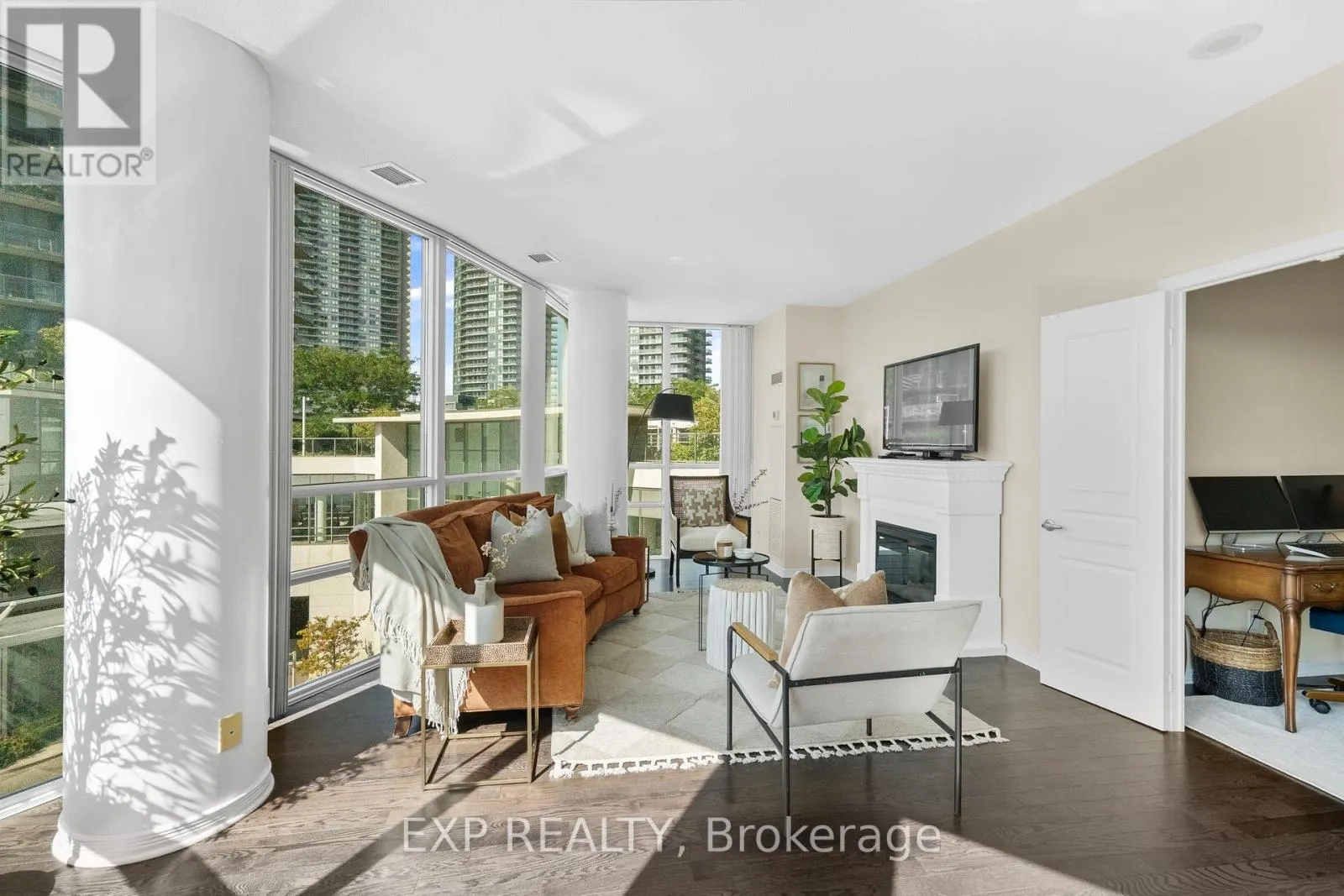 319 - 2240 LAKE SHORE BOULEVARD W