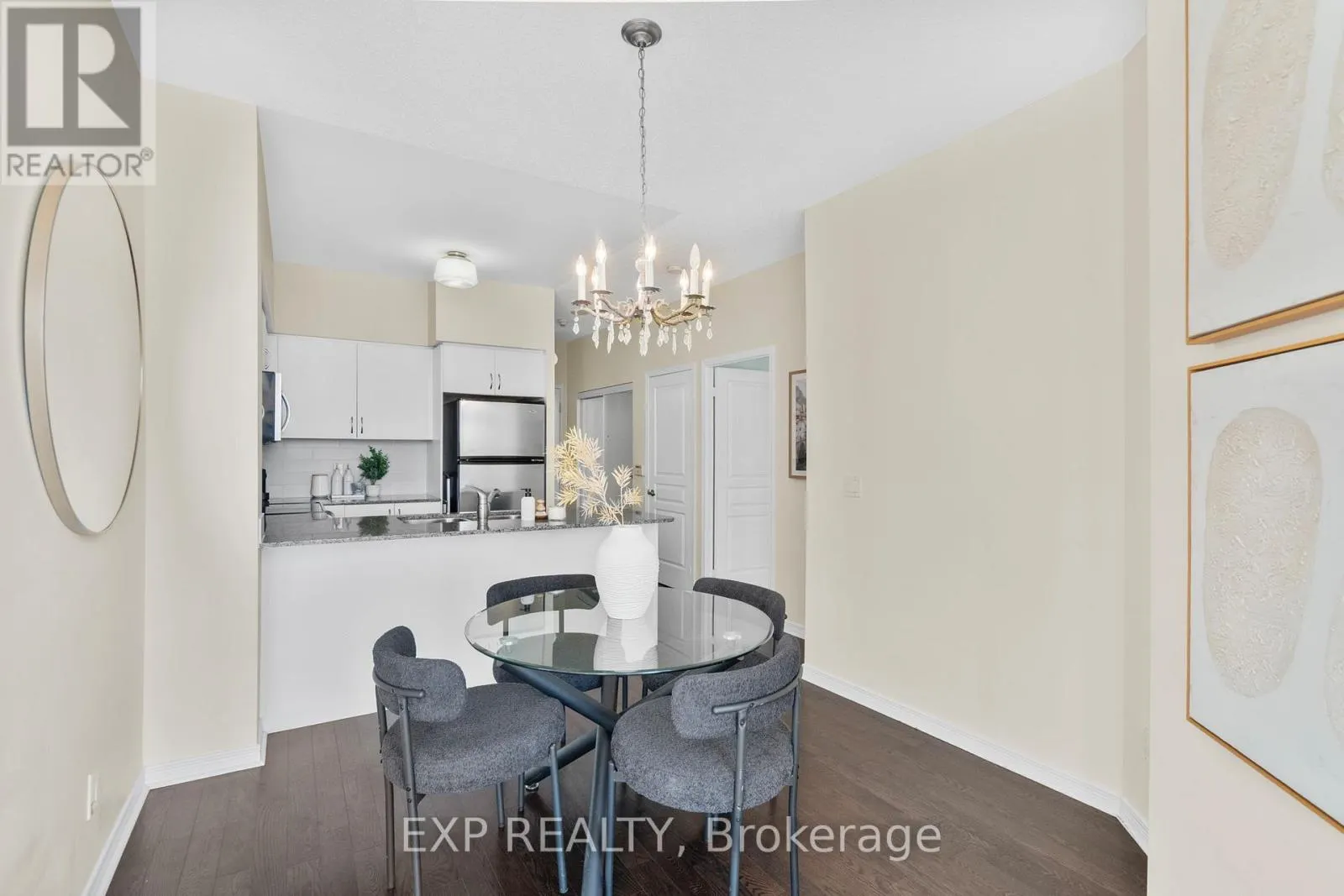 319 - 2240 LAKE SHORE BOULEVARD W