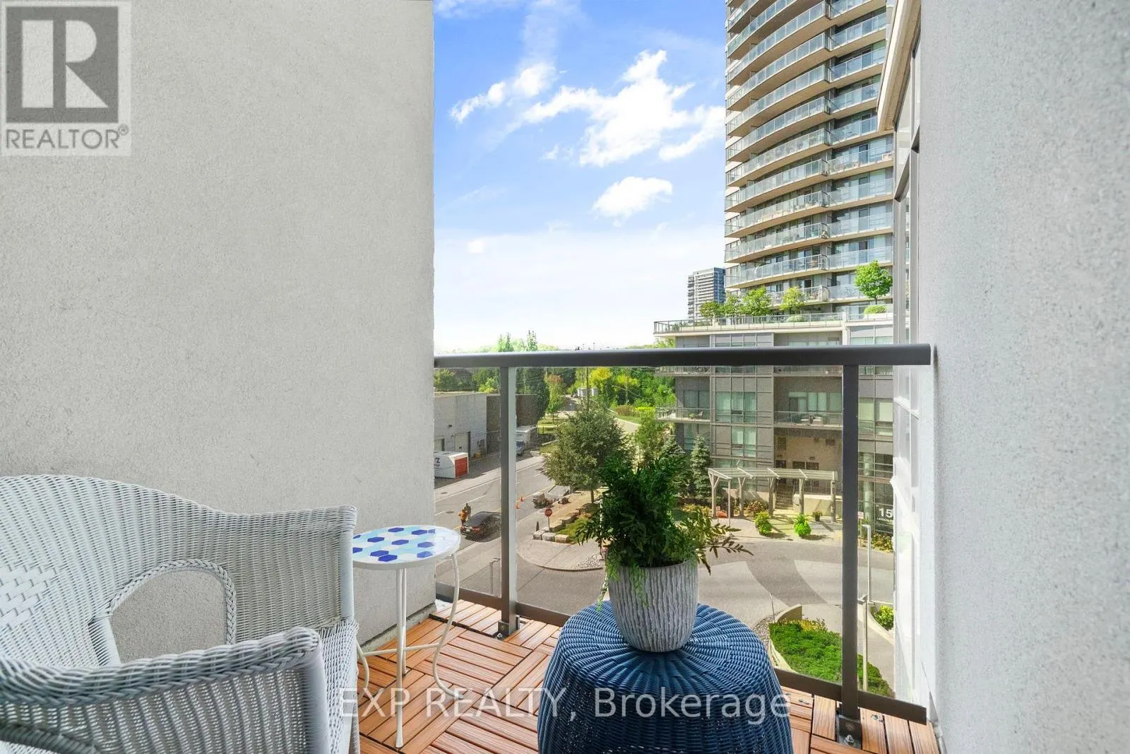 319 - 2240 LAKE SHORE BOULEVARD W