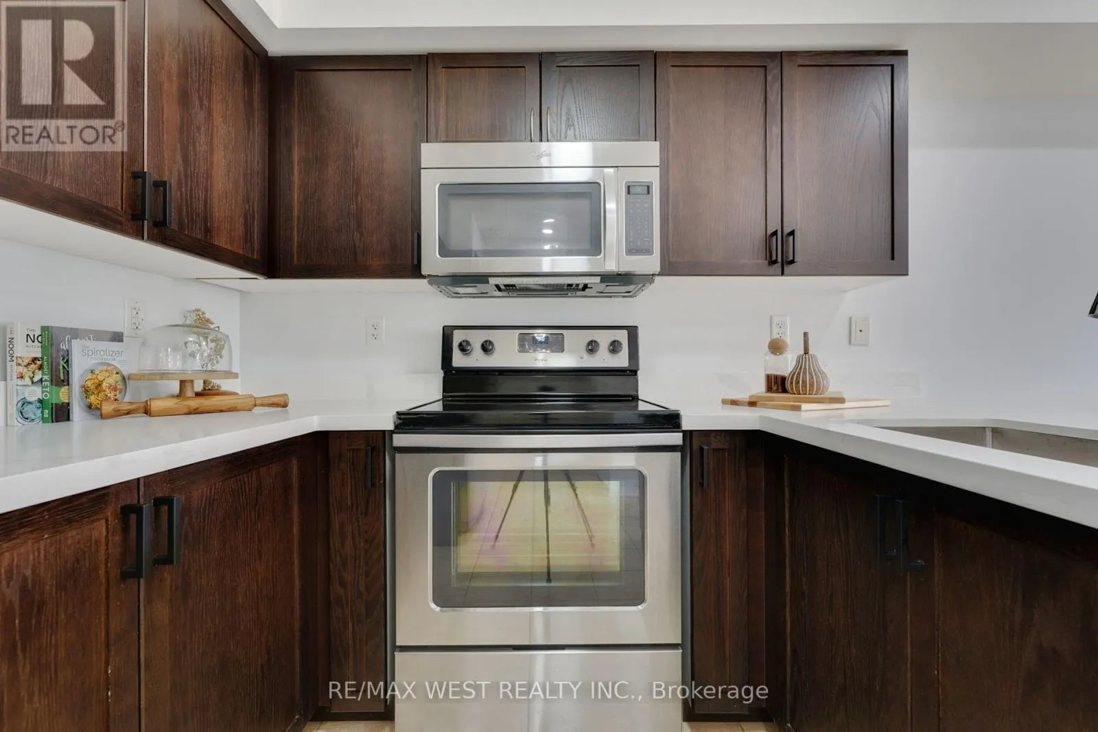 12 - 15 HAYS BOULEVARD