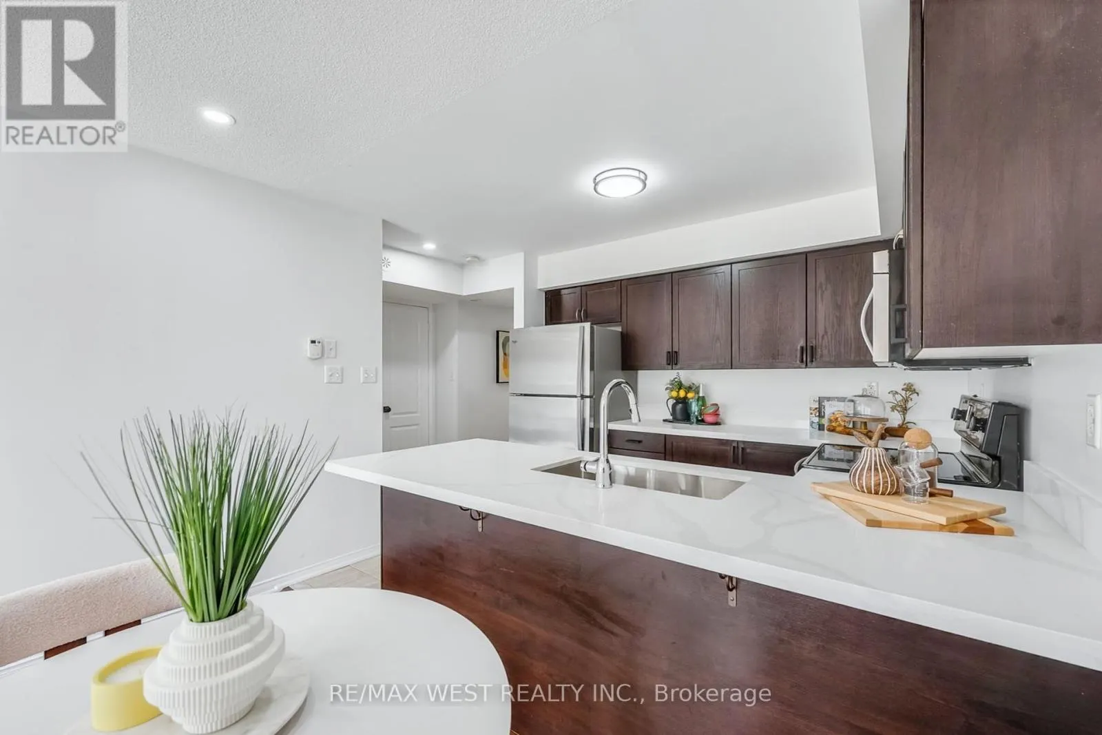 12 - 15 HAYS BOULEVARD