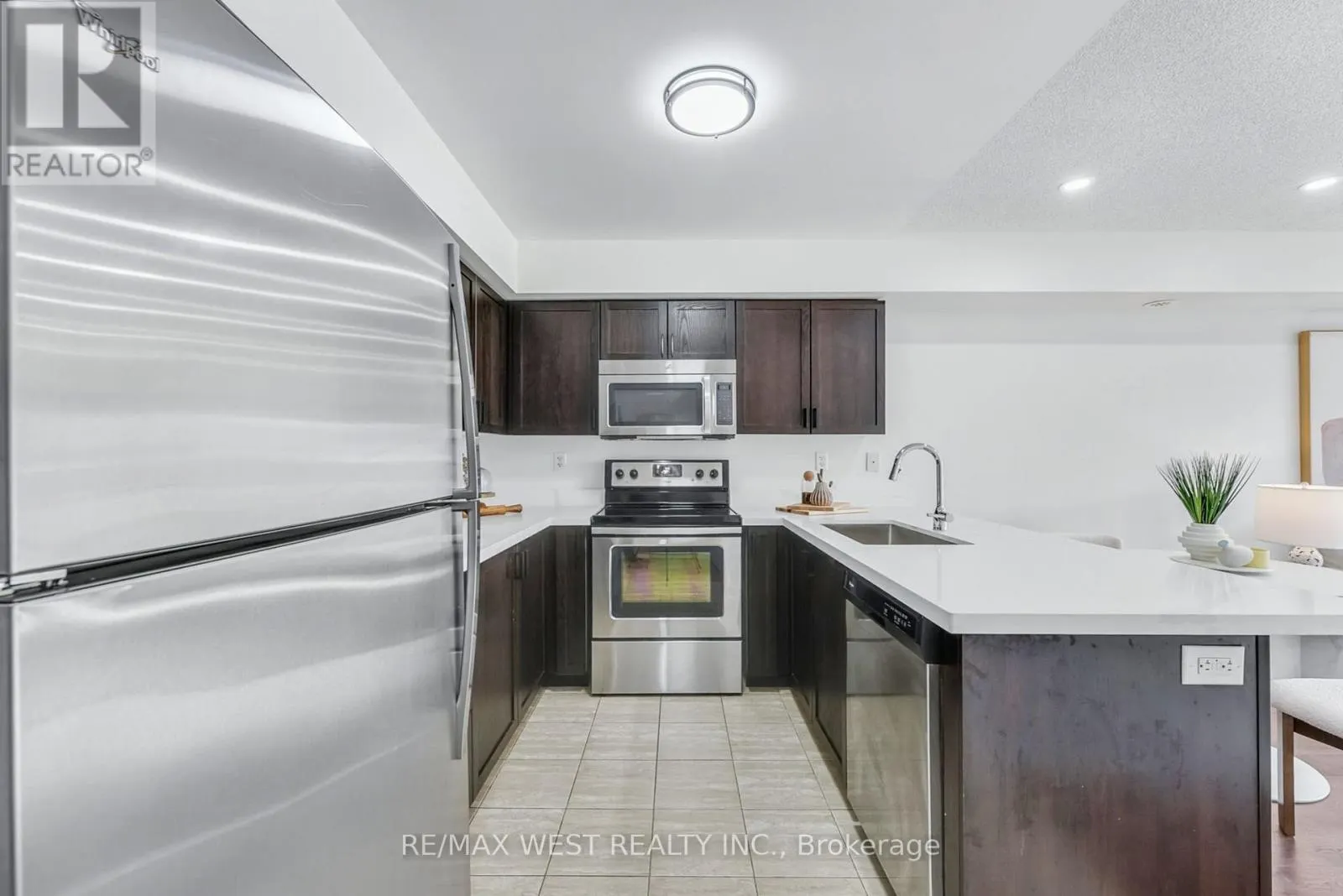 12 - 15 HAYS BOULEVARD