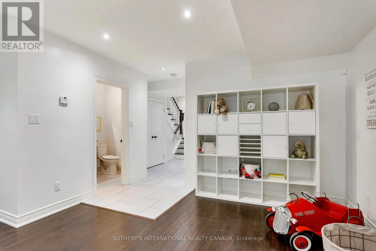 461 VALERMO DRIVE