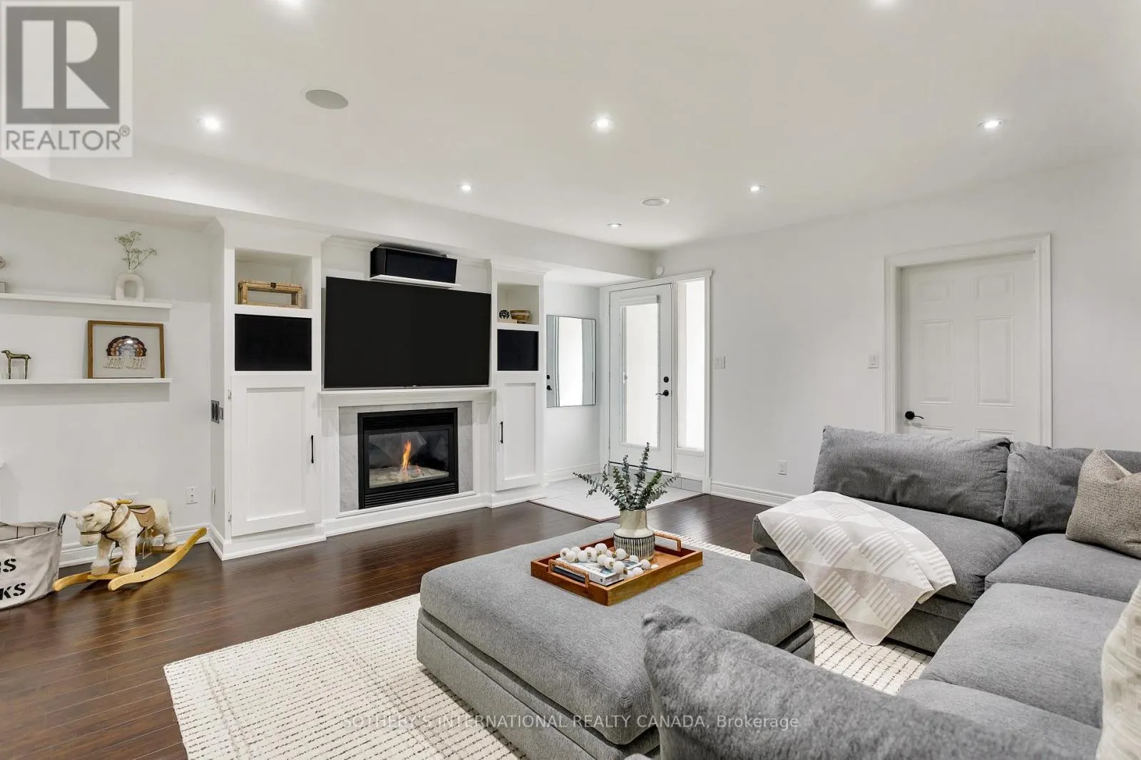 461 VALERMO DRIVE