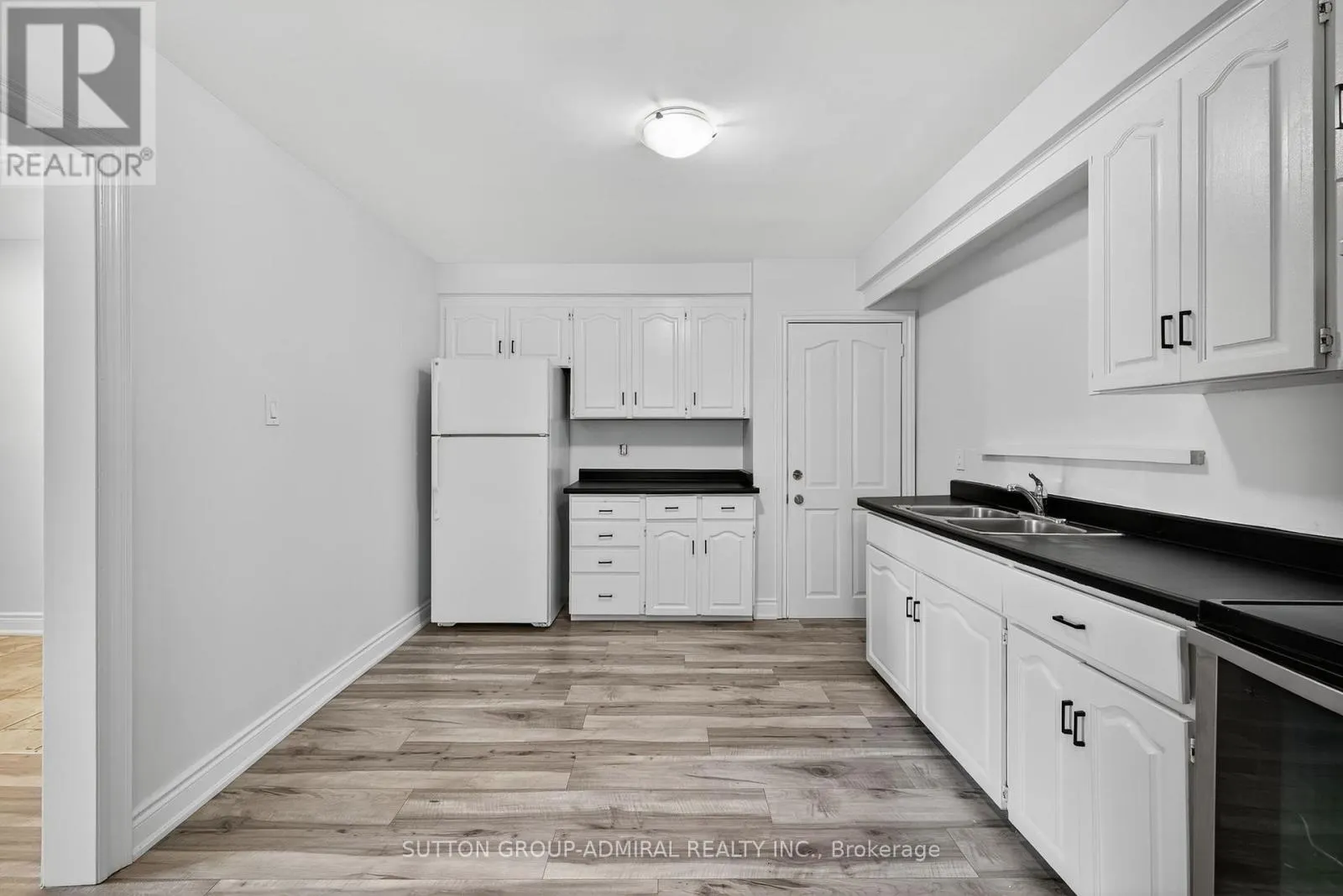 34 KNOX AVENUE