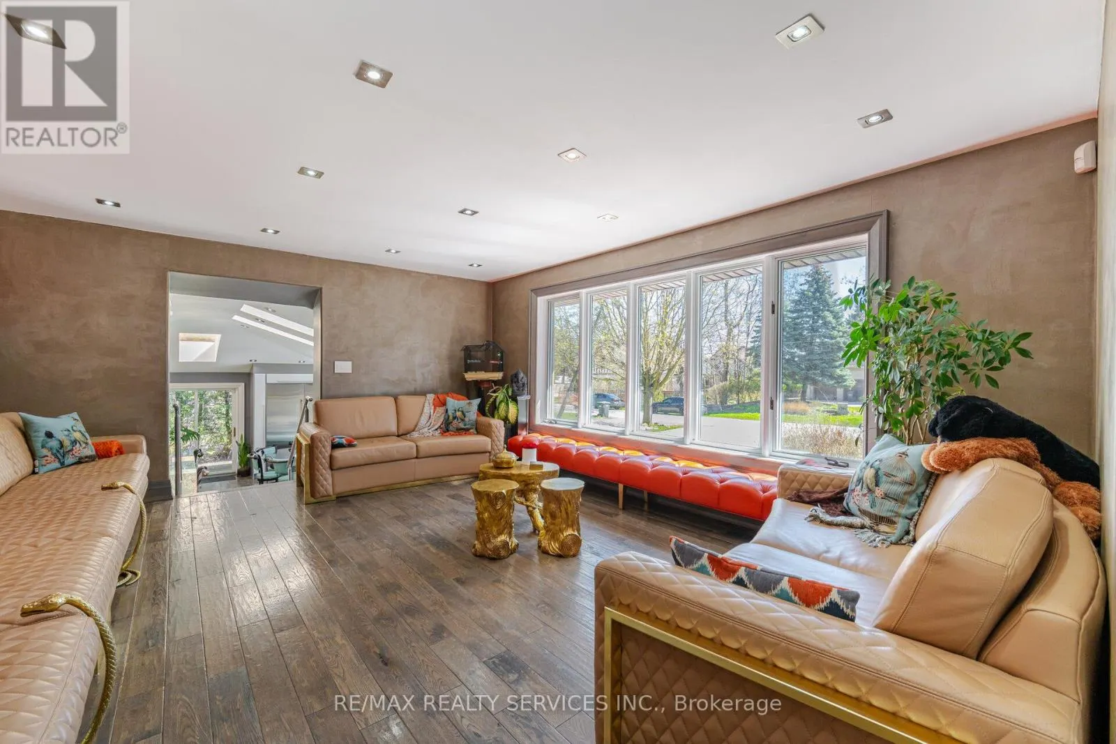 1607 WATERSEDGE ROAD