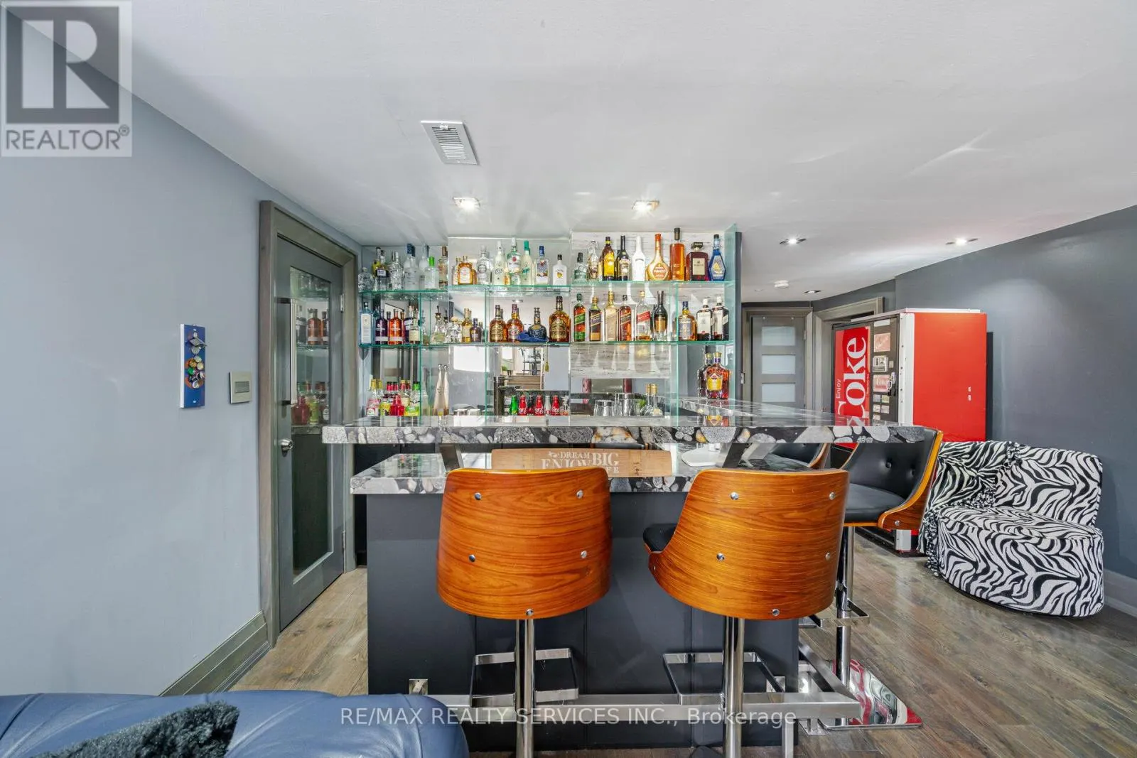 1607 WATERSEDGE ROAD