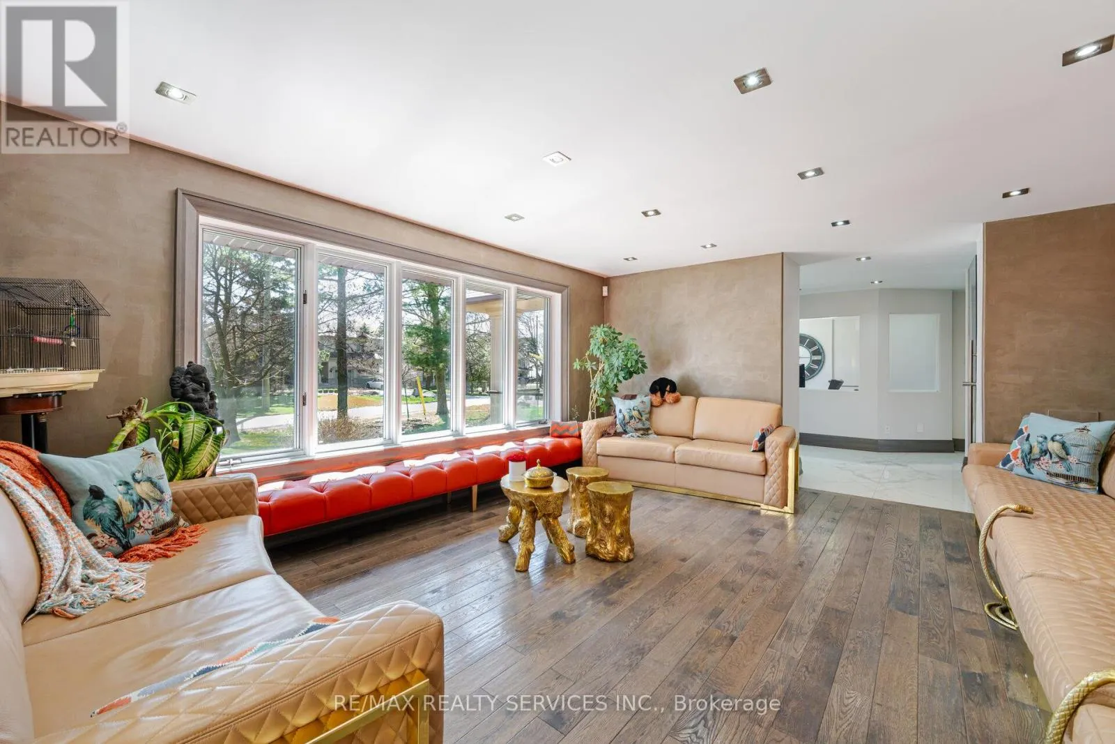 1607 WATERSEDGE ROAD