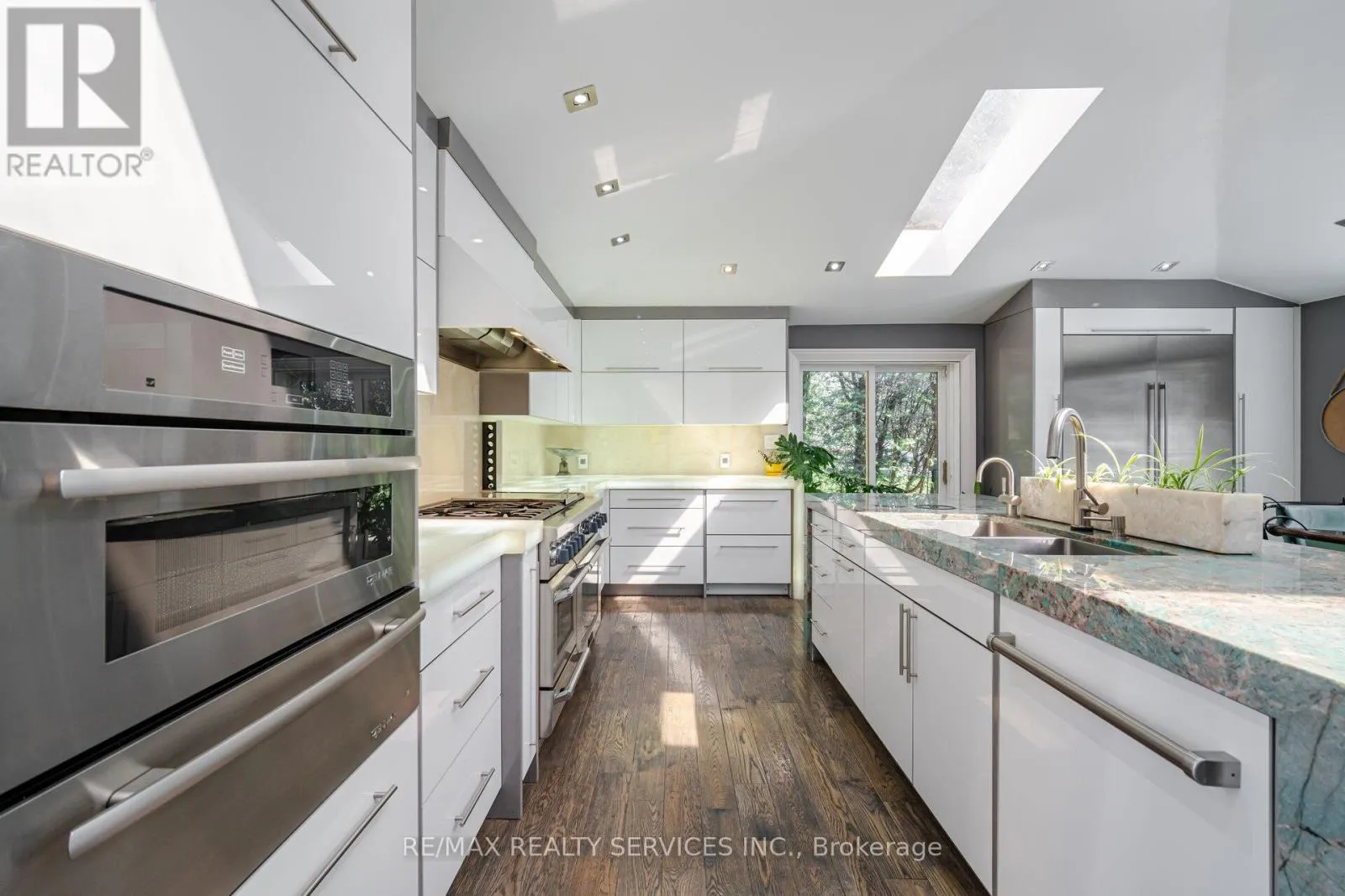 1607 WATERSEDGE ROAD