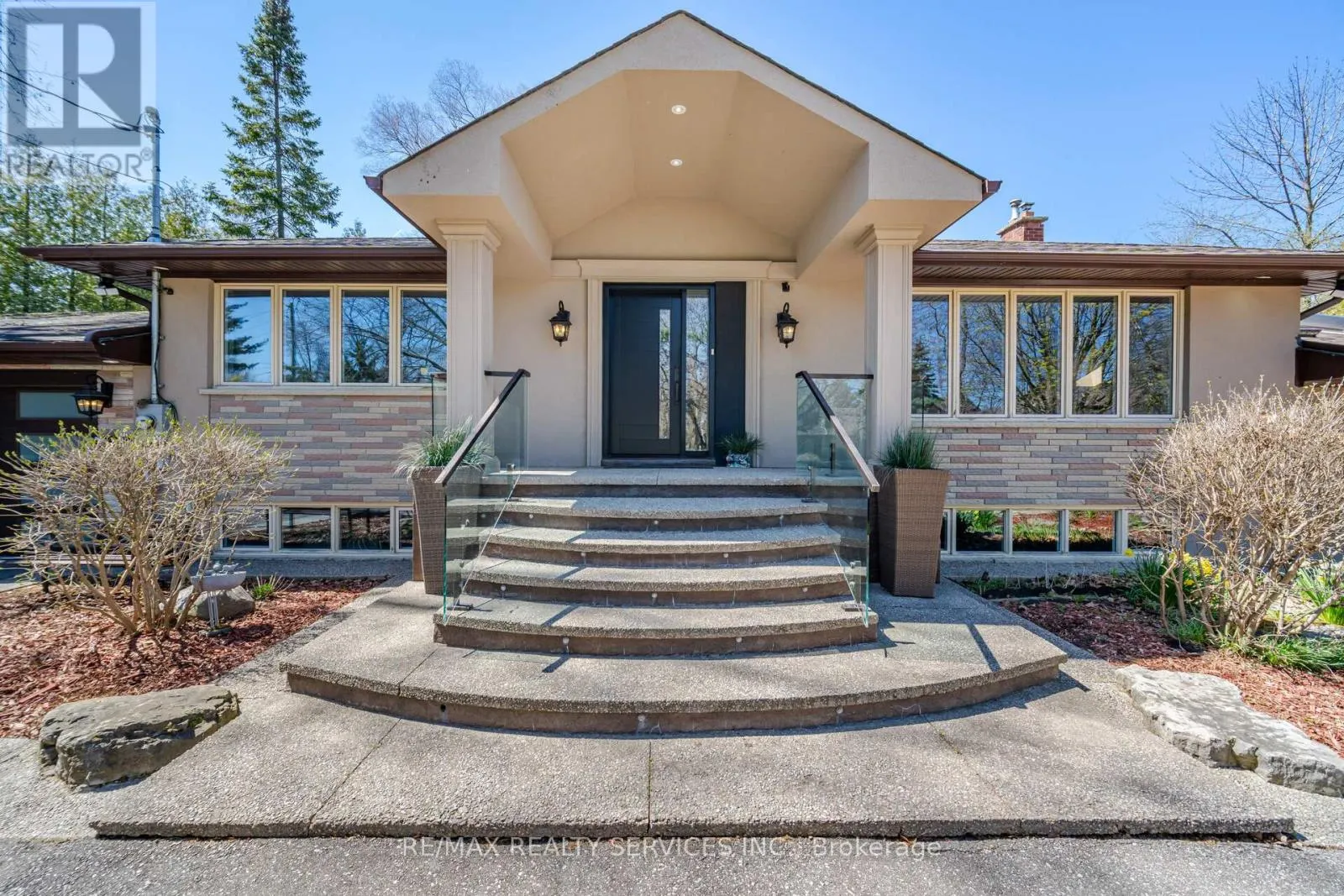 1607 WATERSEDGE ROAD