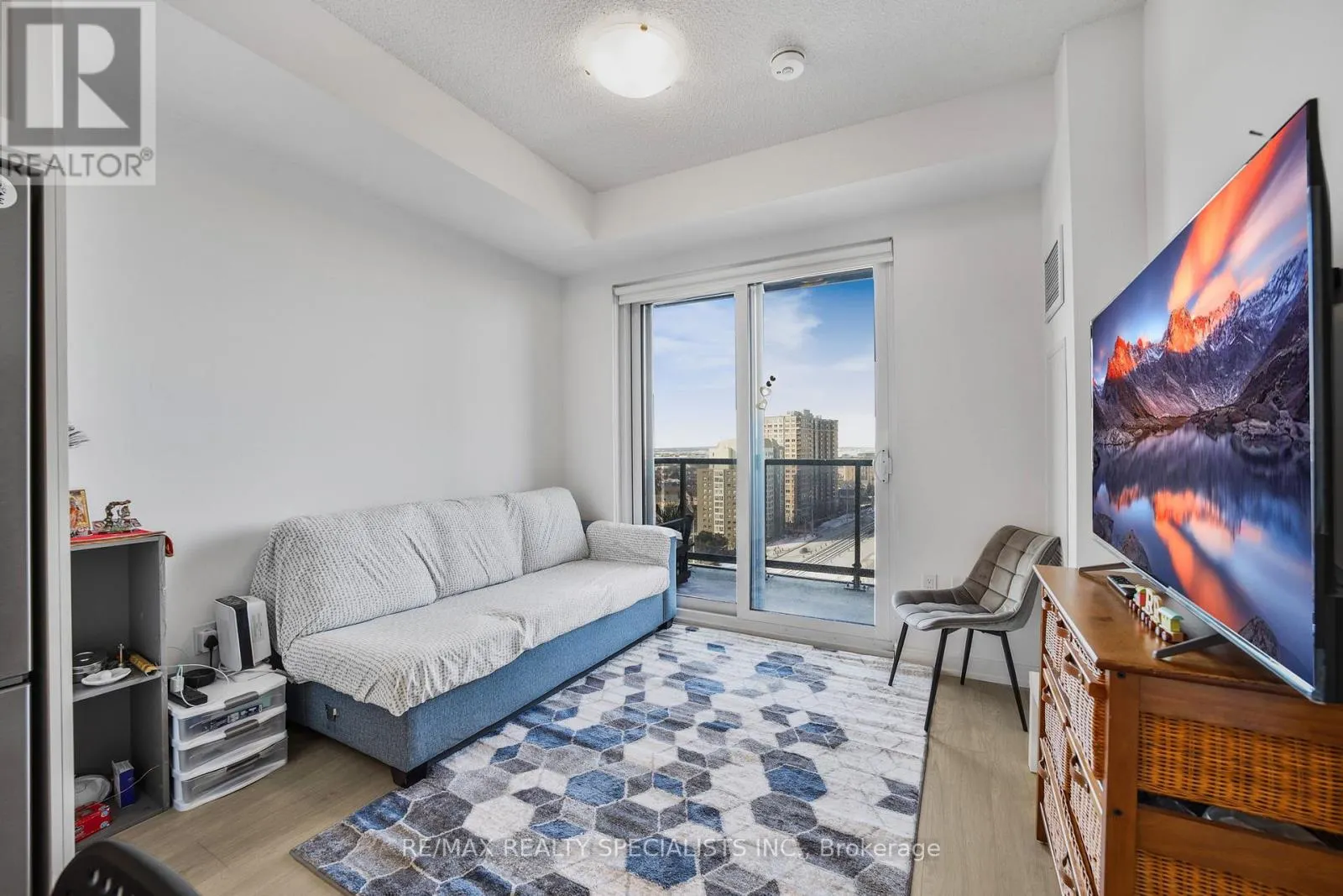 1702 - 8 NAHANI WAY