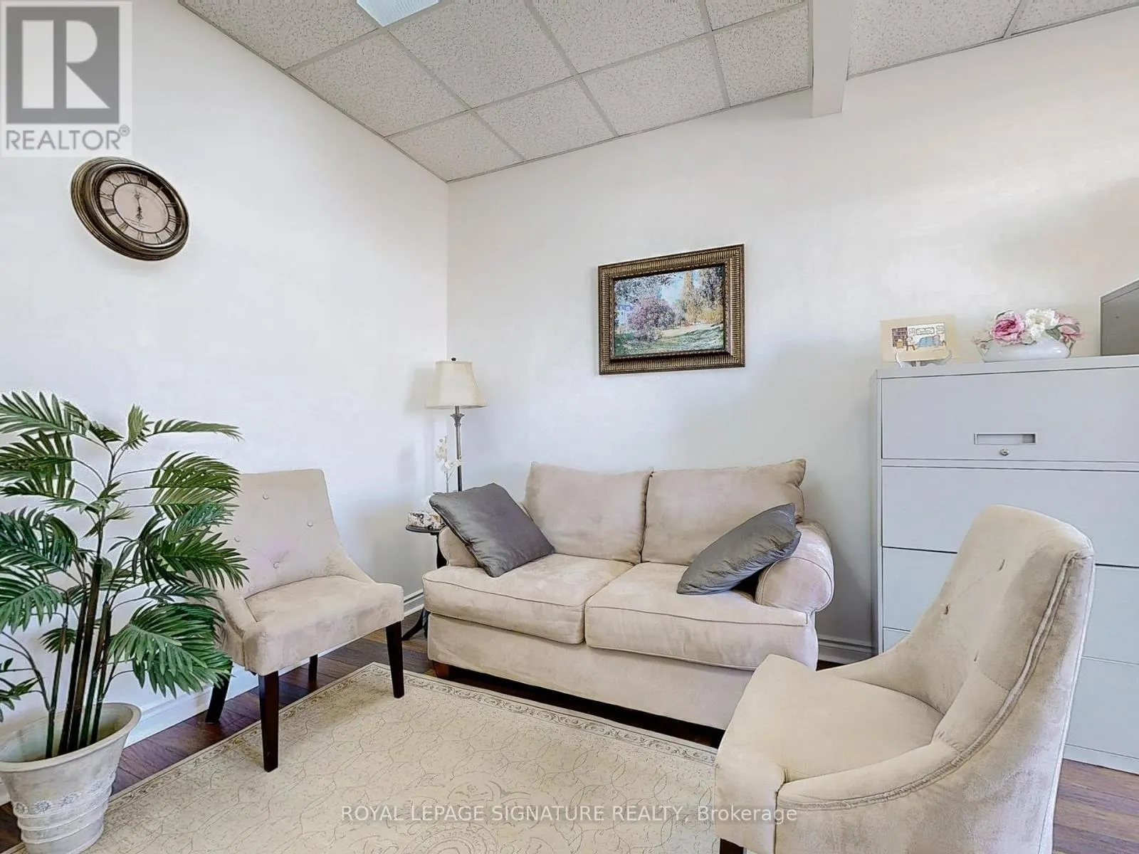 21L - 951 WILSON AVENUE