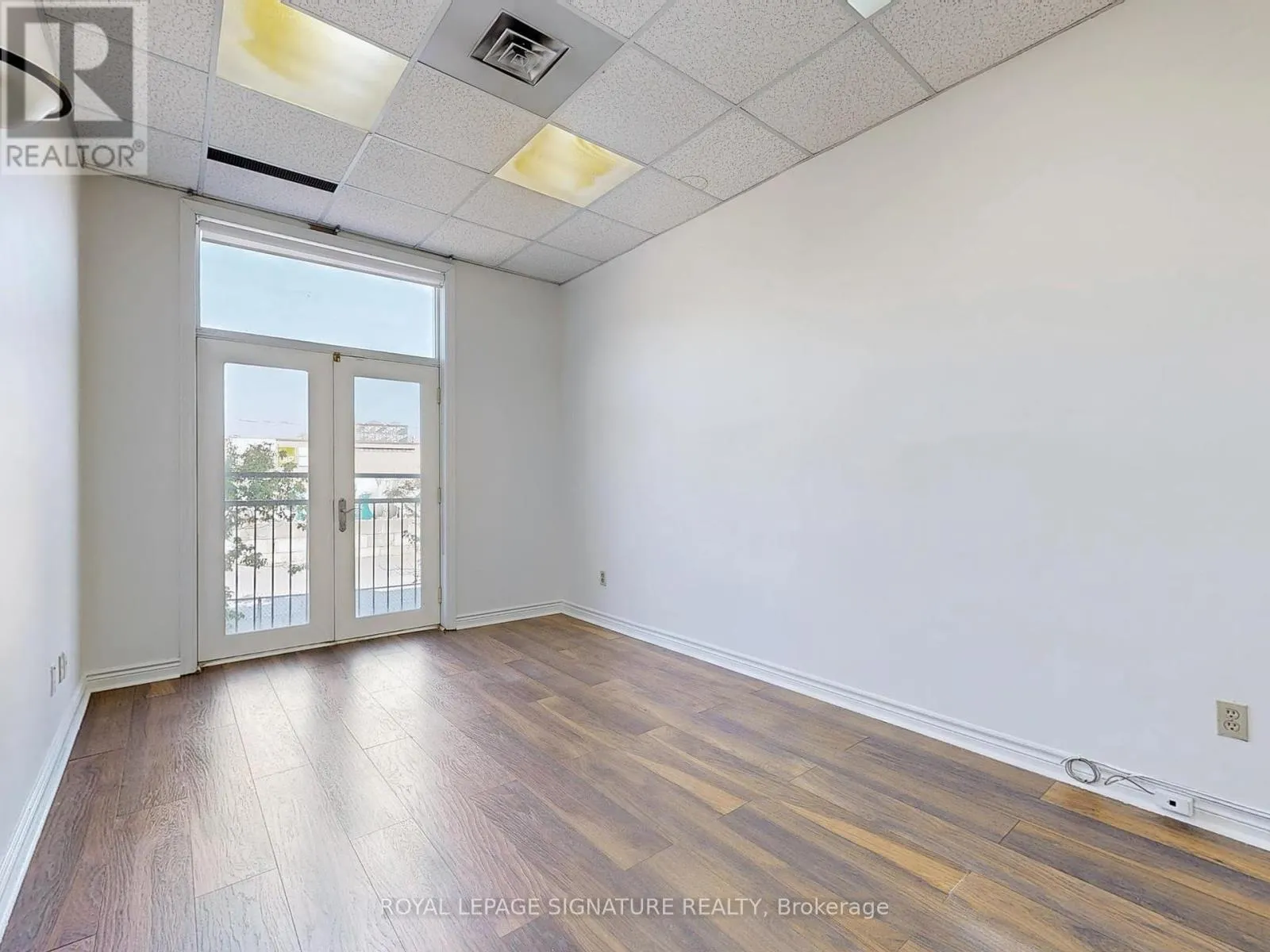 21L - 951 WILSON AVENUE