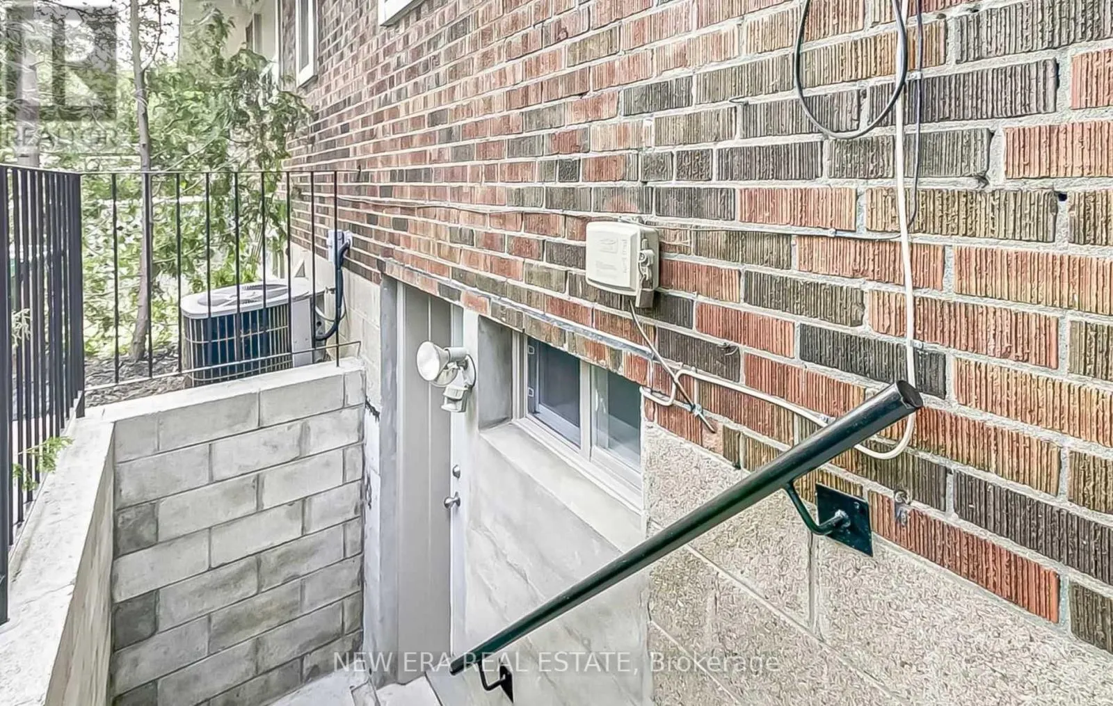 7 GREENING CRESCENT
