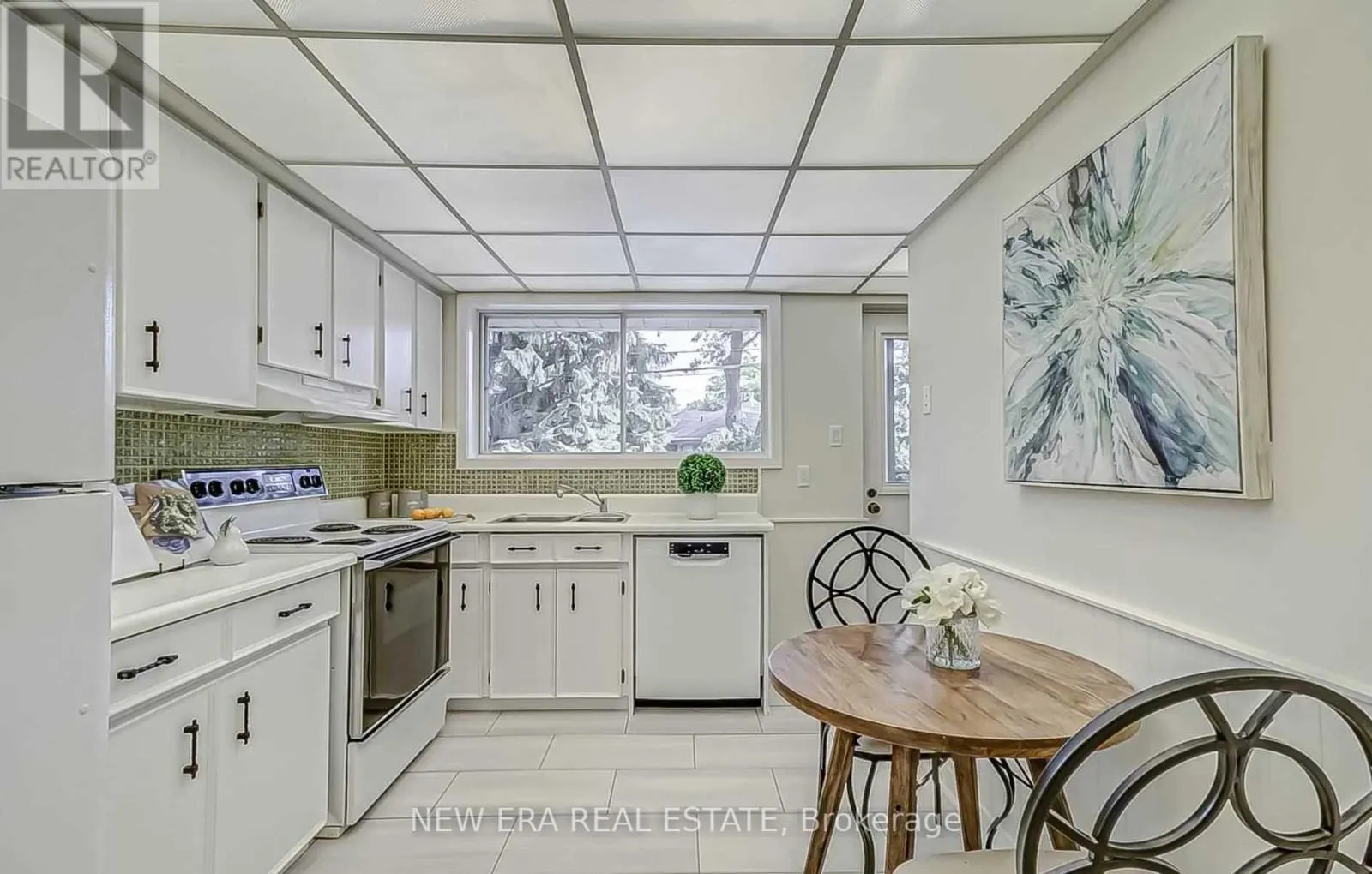 7 GREENING CRESCENT