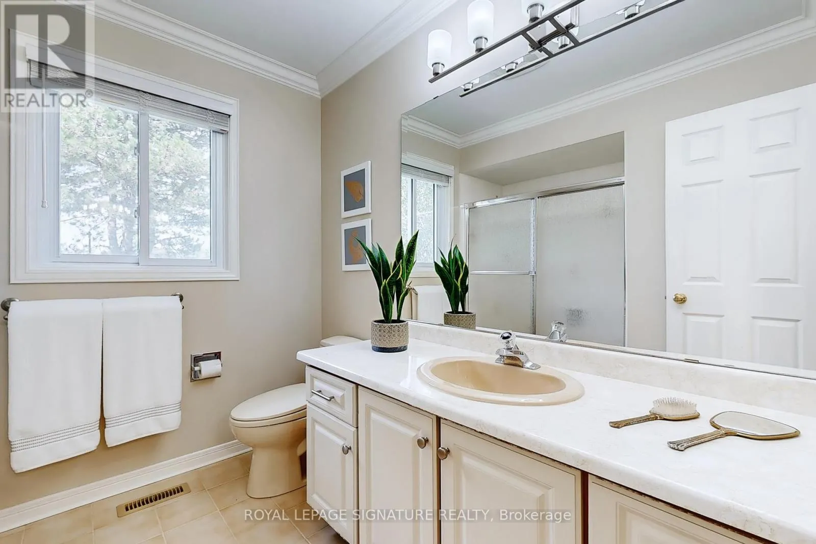 1729 PENGILLEY PLACE