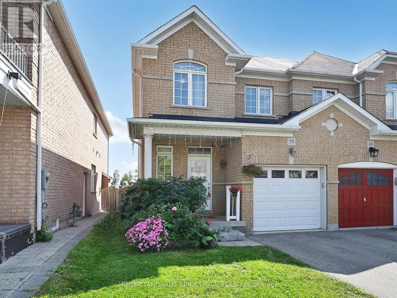 50 VERSAILLES CRESCENT