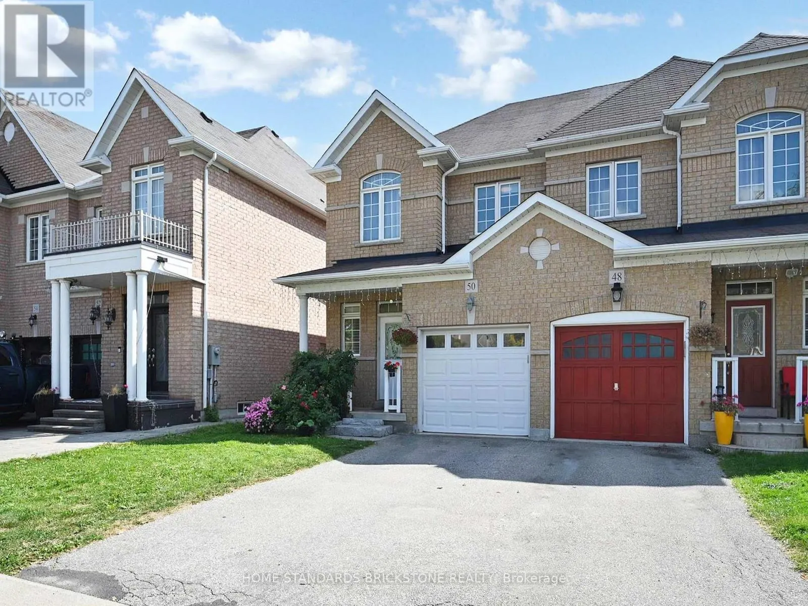 50 VERSAILLES CRESCENT