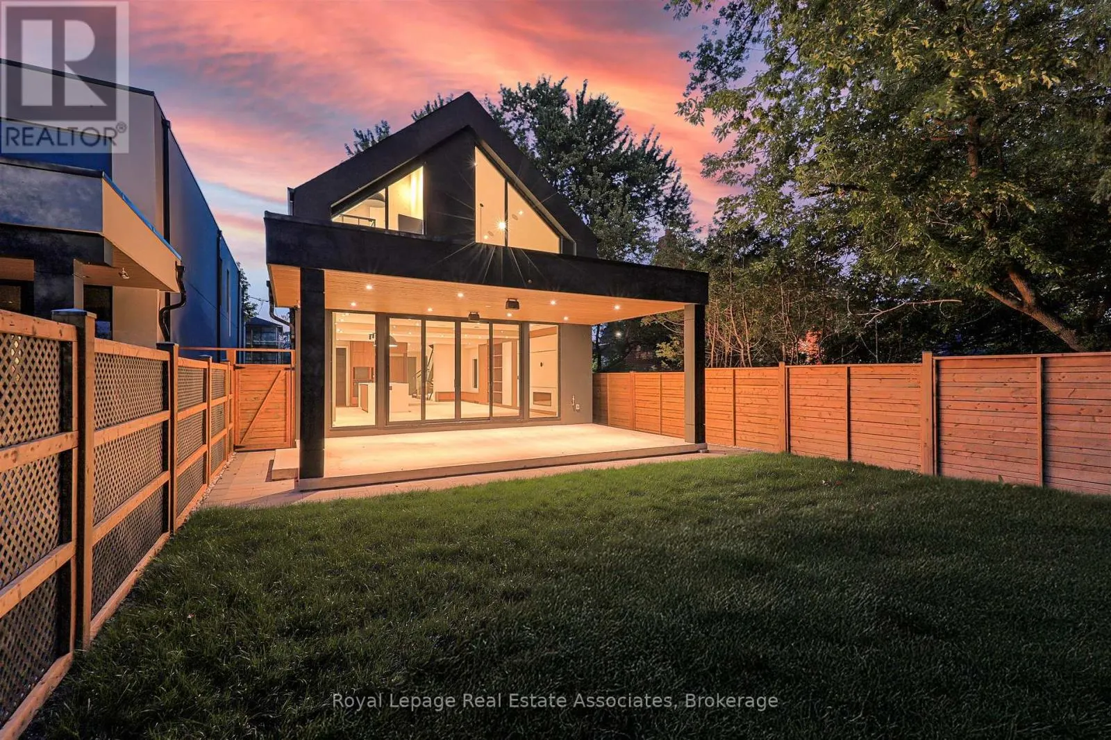 700 MONTBECK CRESCENT