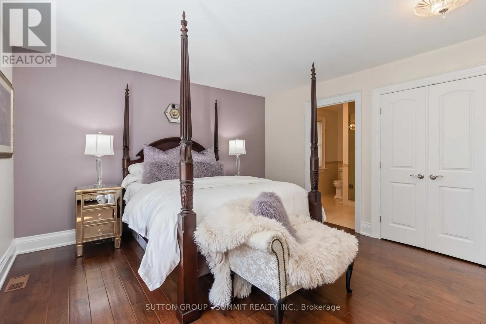 353 QUEEN STREET S