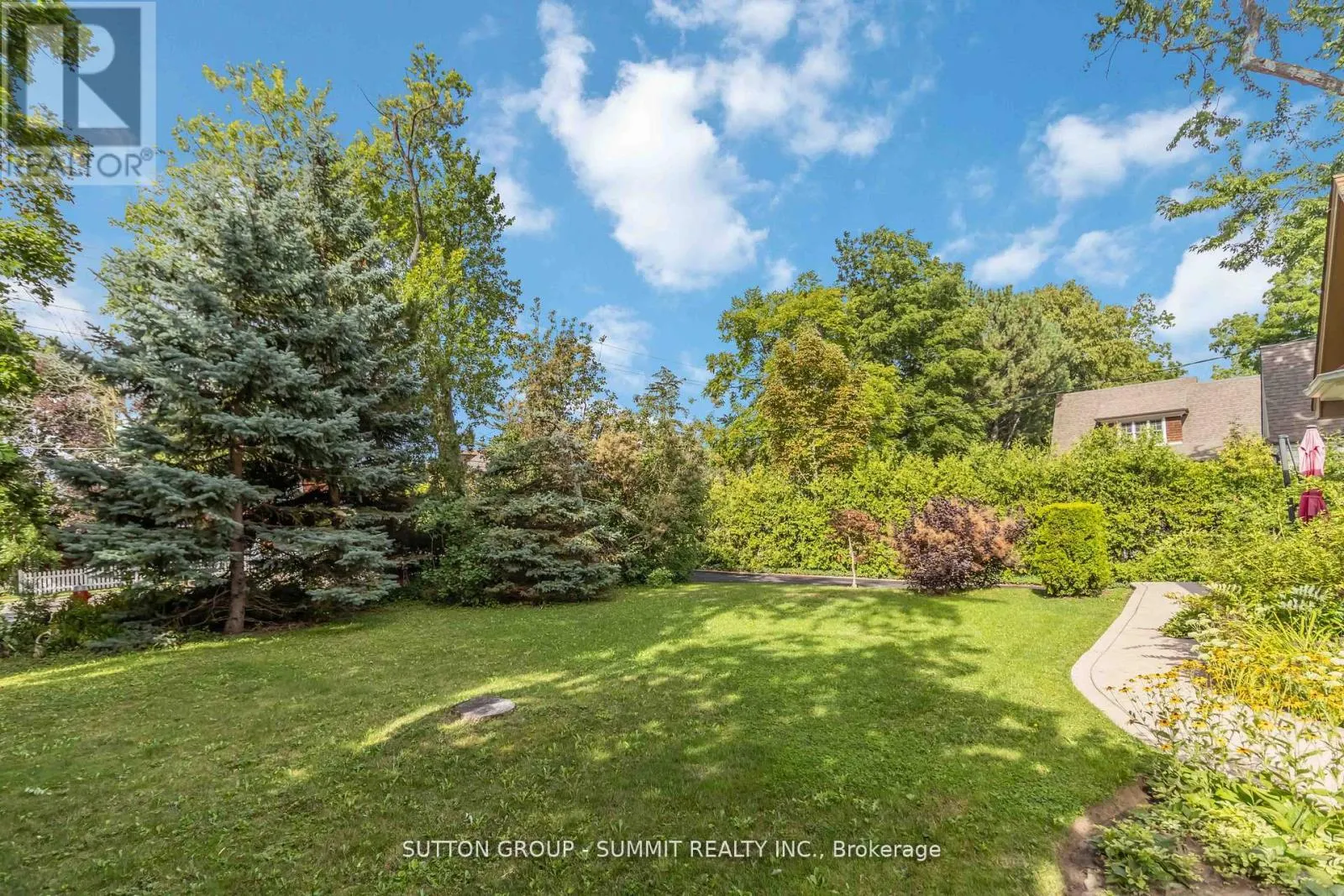 353 QUEEN STREET S