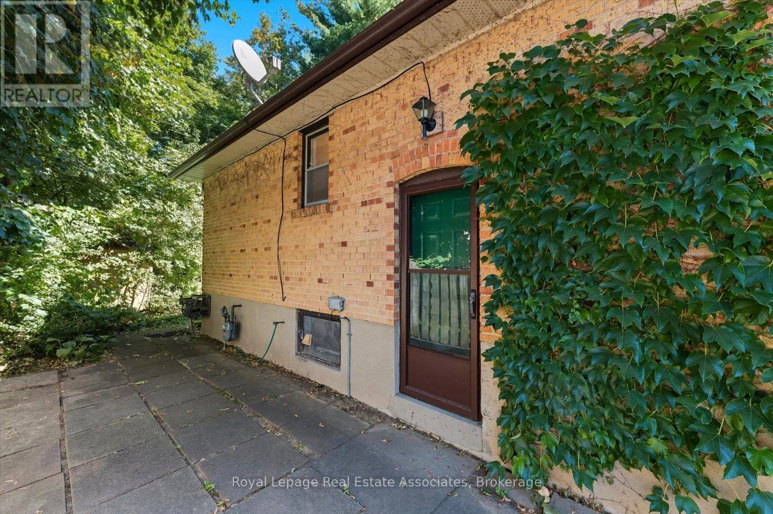 1229 WELWYN DRIVE