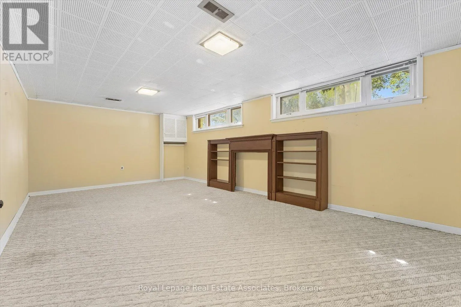 1229 WELWYN DRIVE