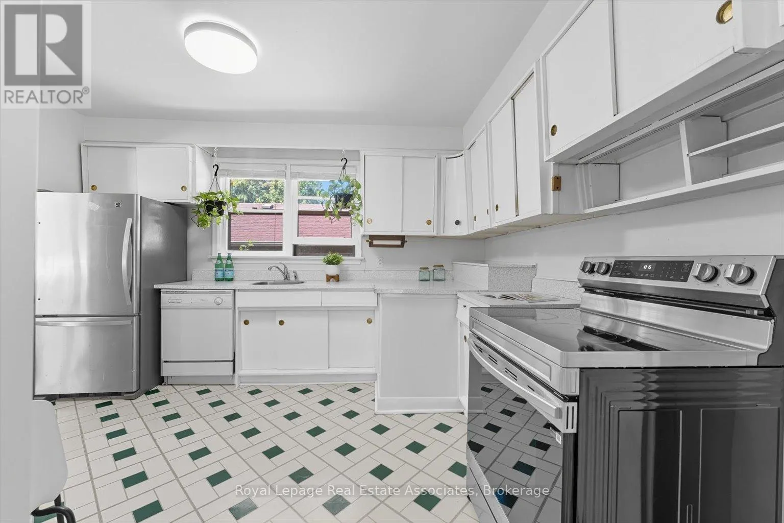 1229 WELWYN DRIVE
