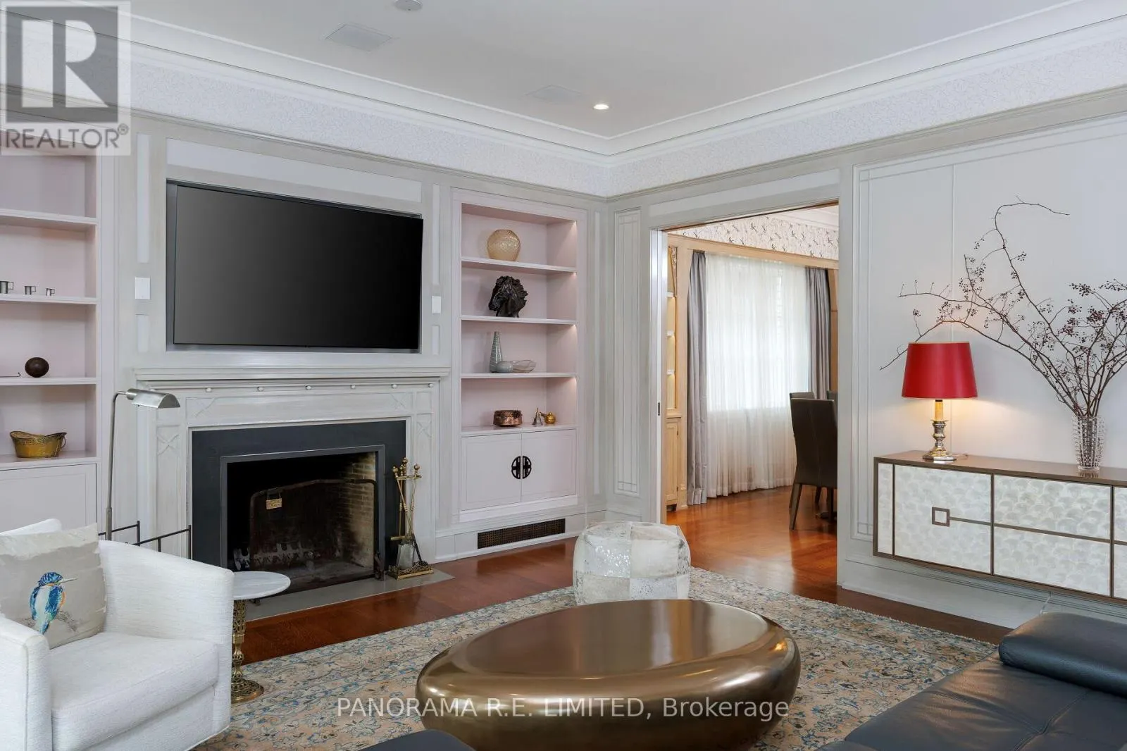 19 GRAYSTONE GARDENS