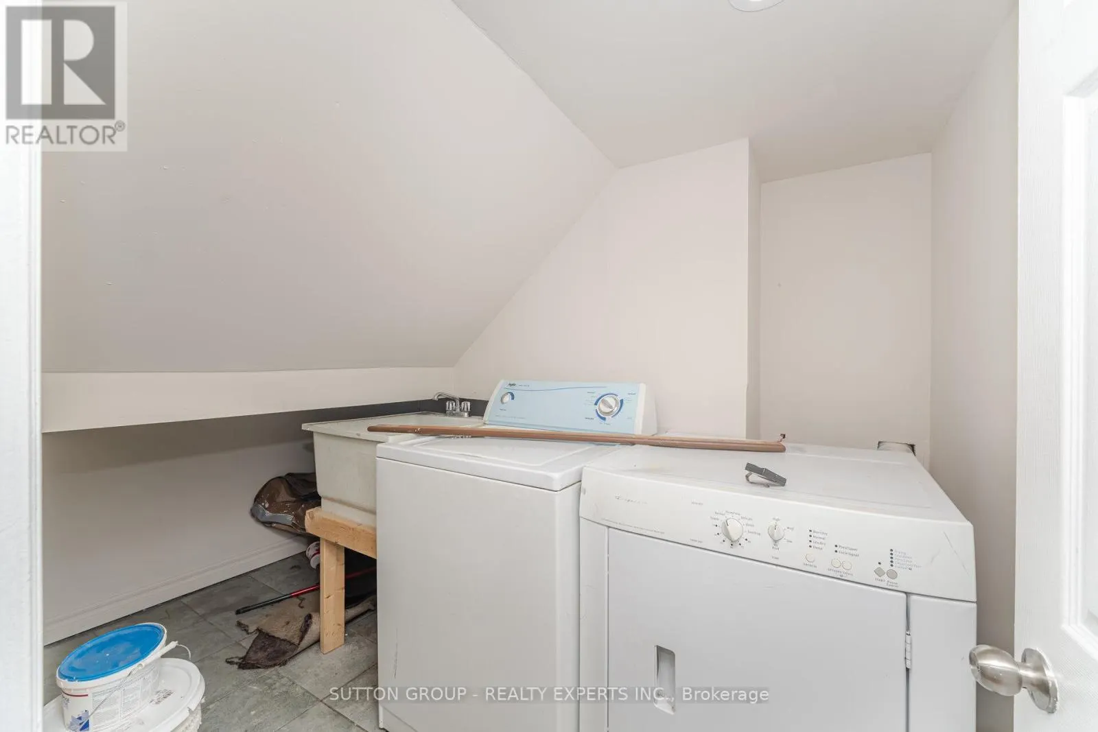 3783 KEENAN CRESCENT