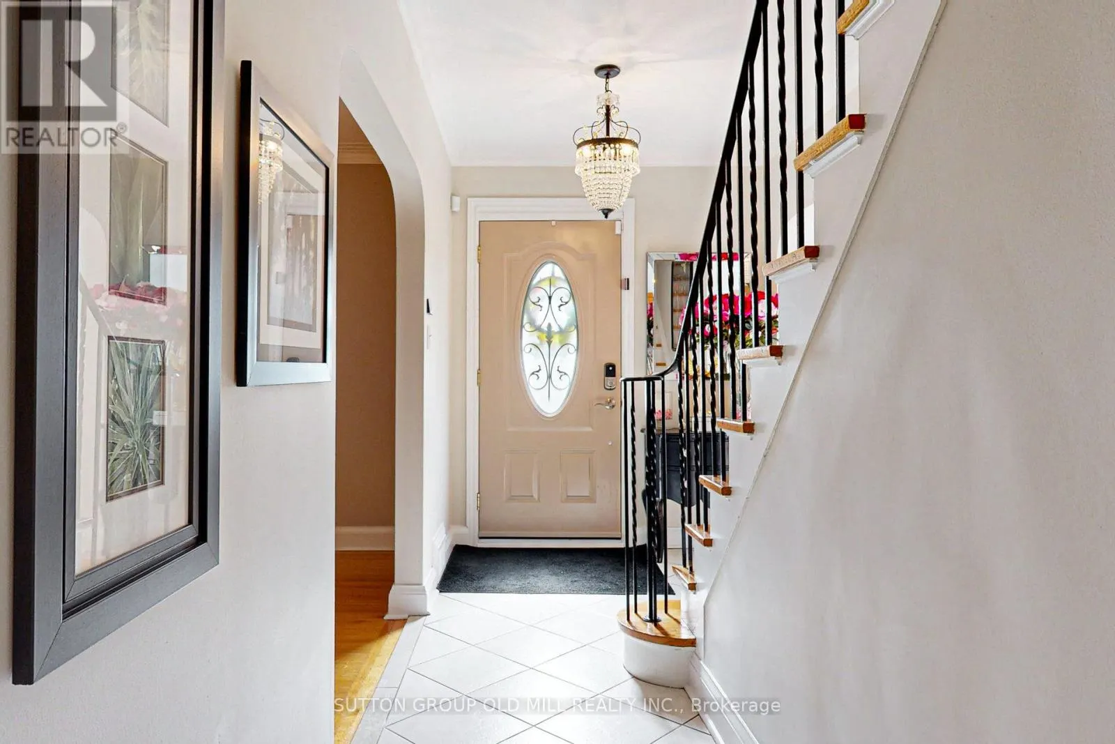 2 BYWOOD DRIVE