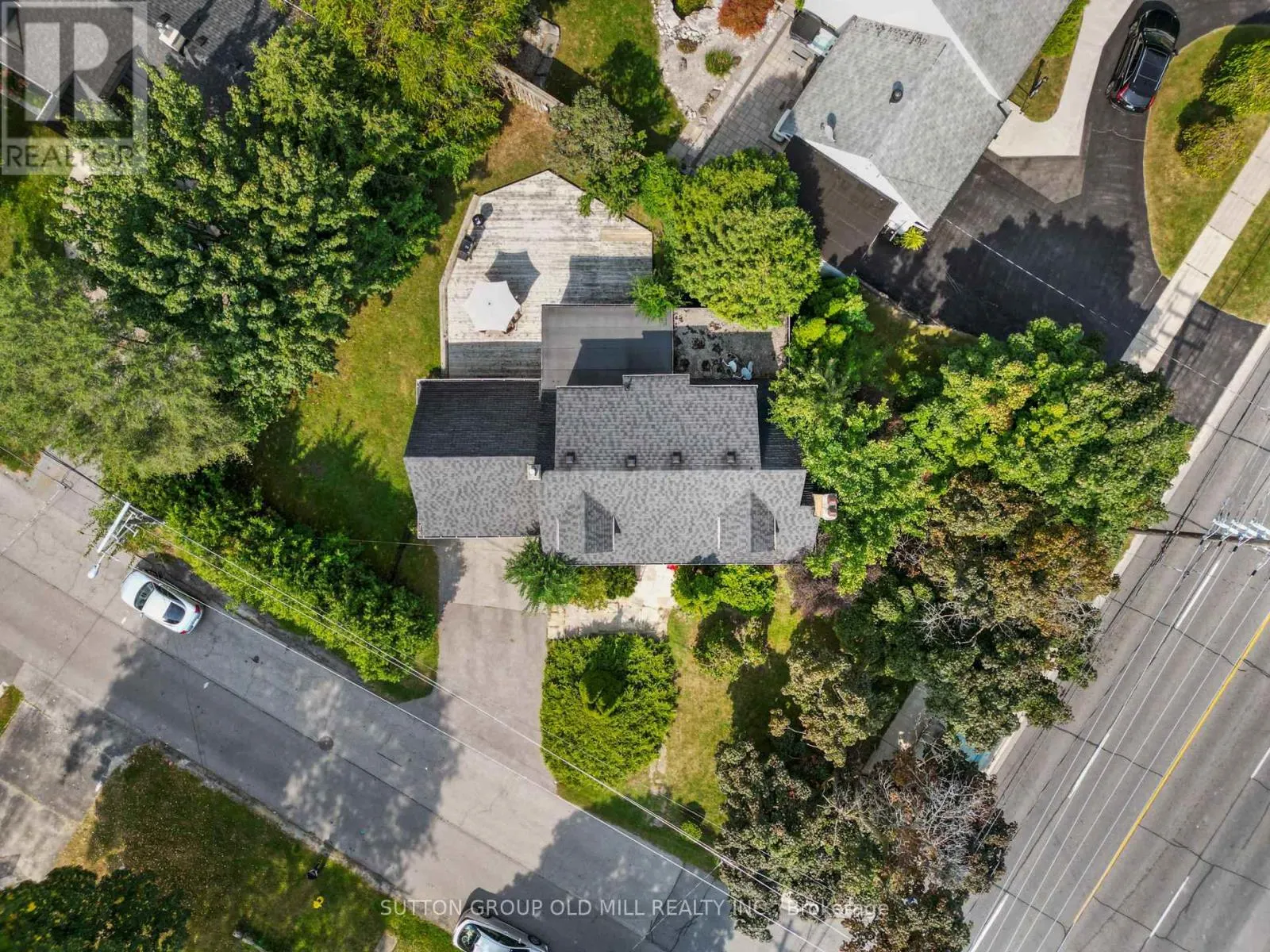 2 BYWOOD DRIVE