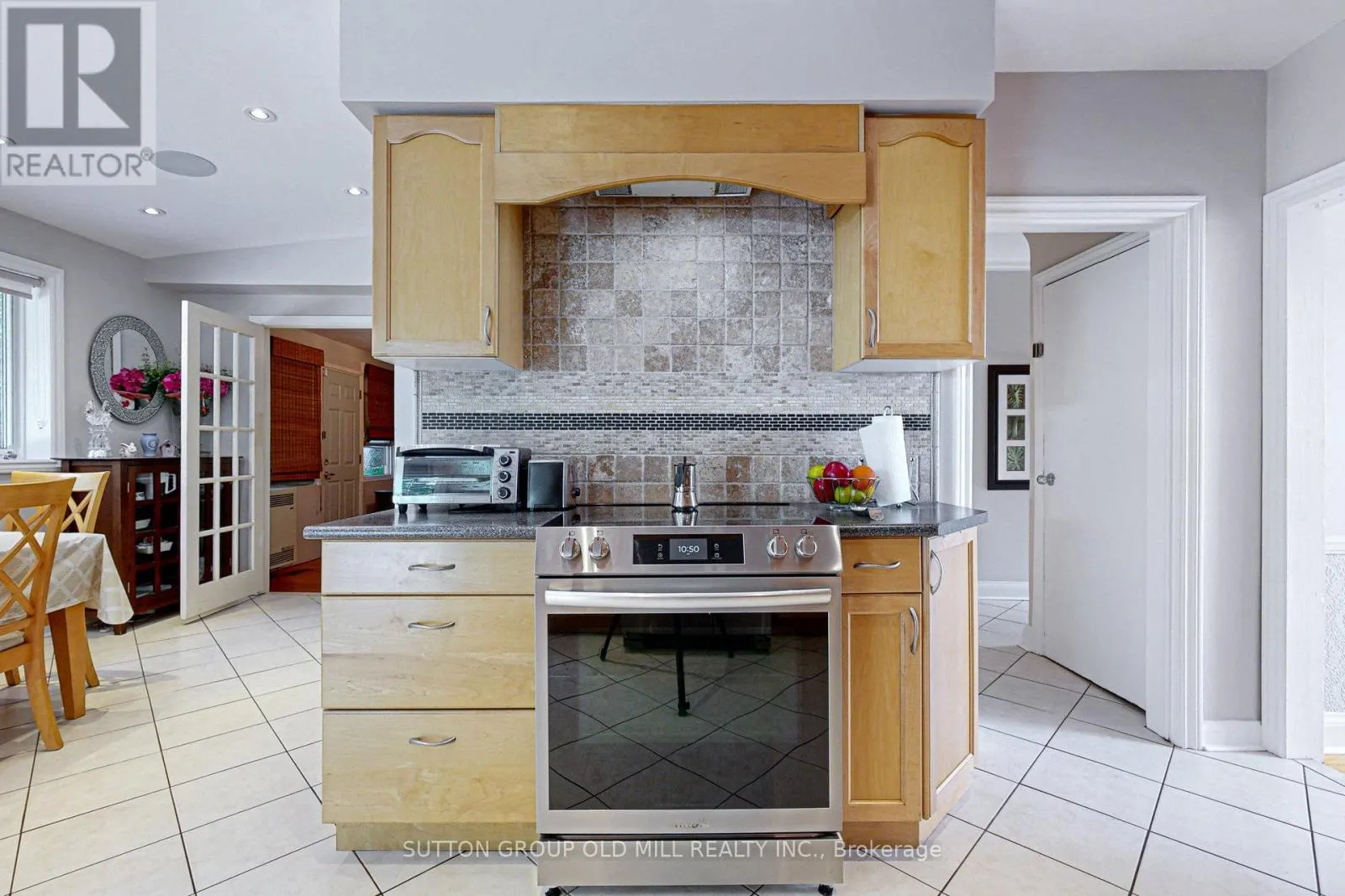 2 BYWOOD DRIVE