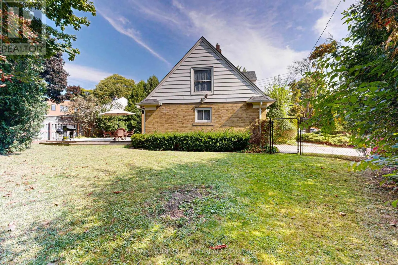 2 BYWOOD DRIVE