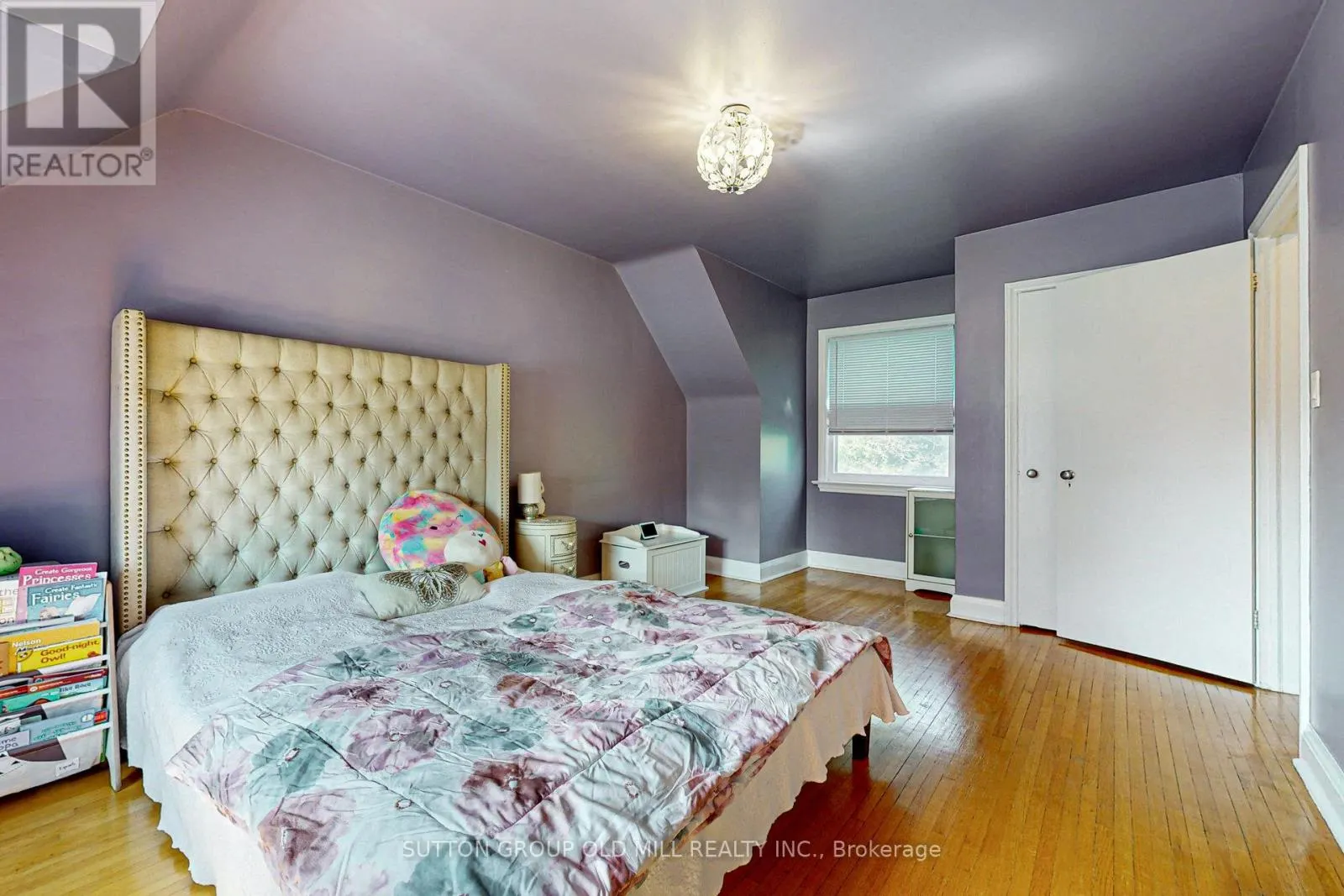 2 BYWOOD DRIVE