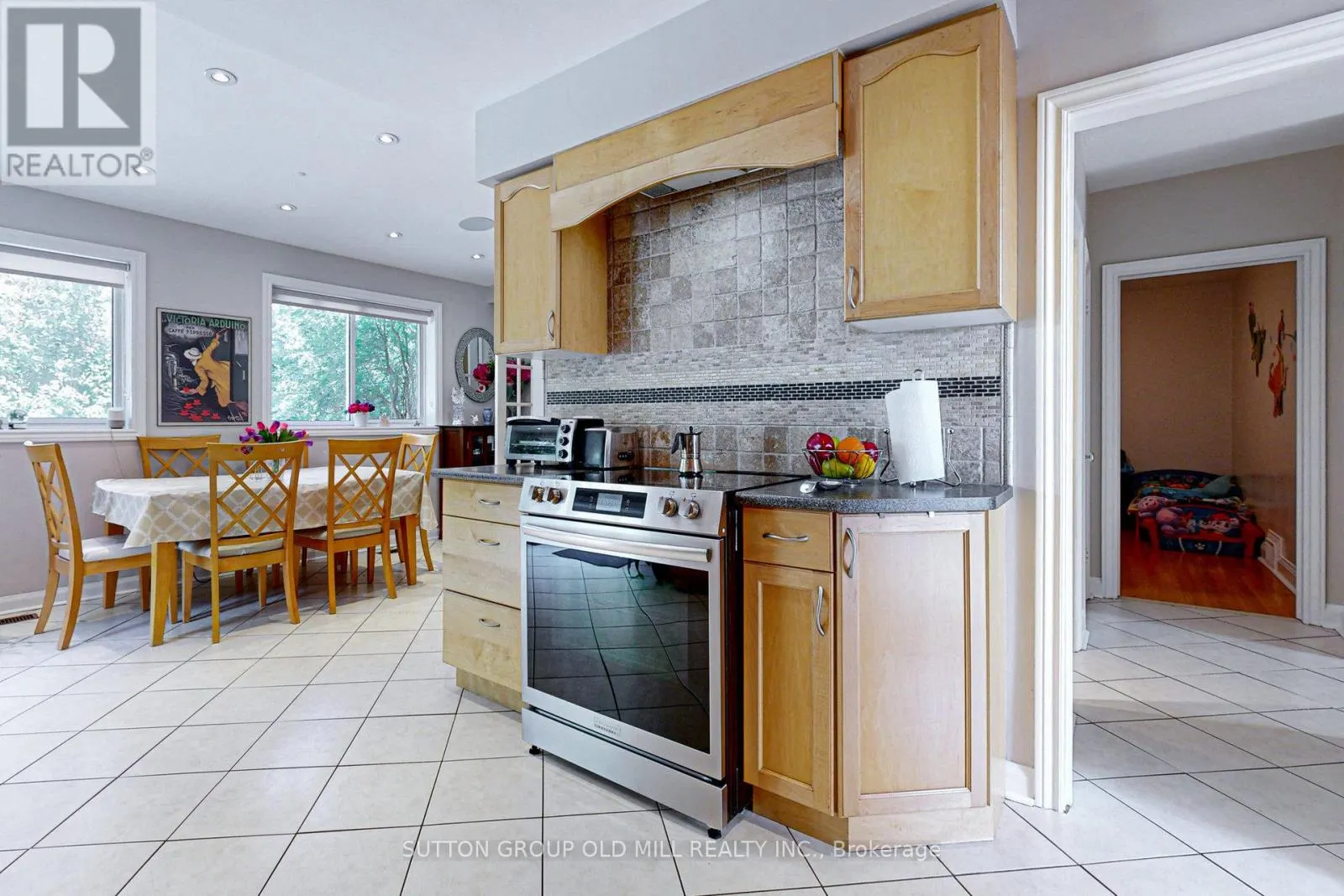 2 BYWOOD DRIVE
