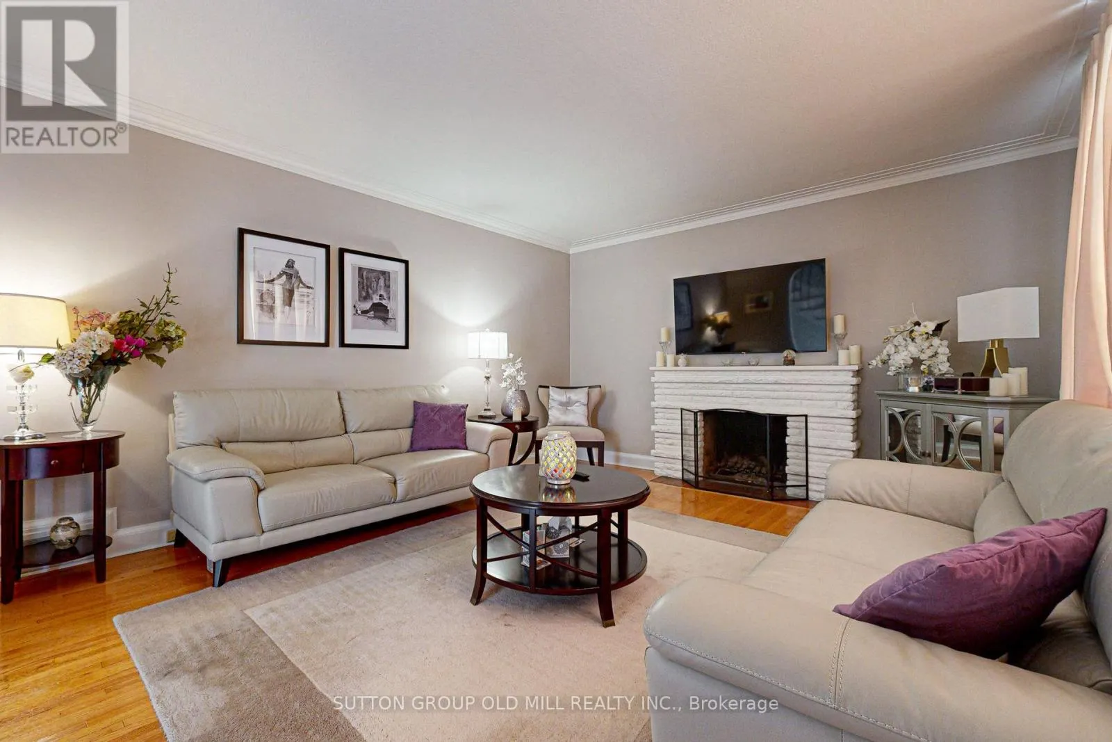 2 BYWOOD DRIVE