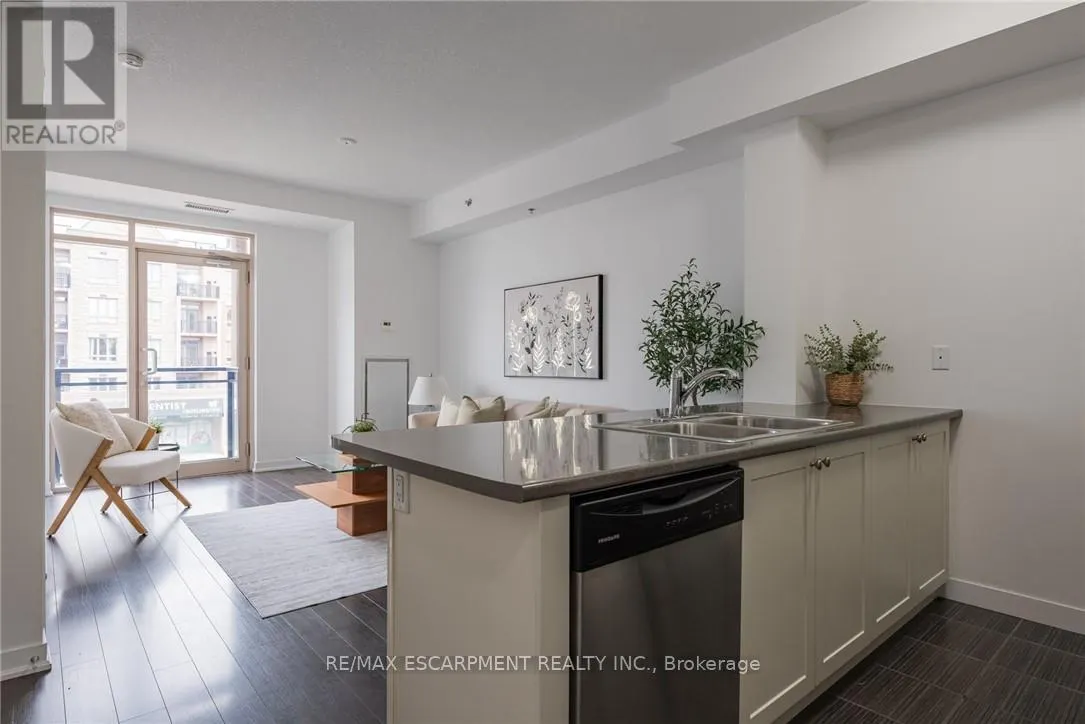 316 - 5317 UPPER MIDDLE ROAD