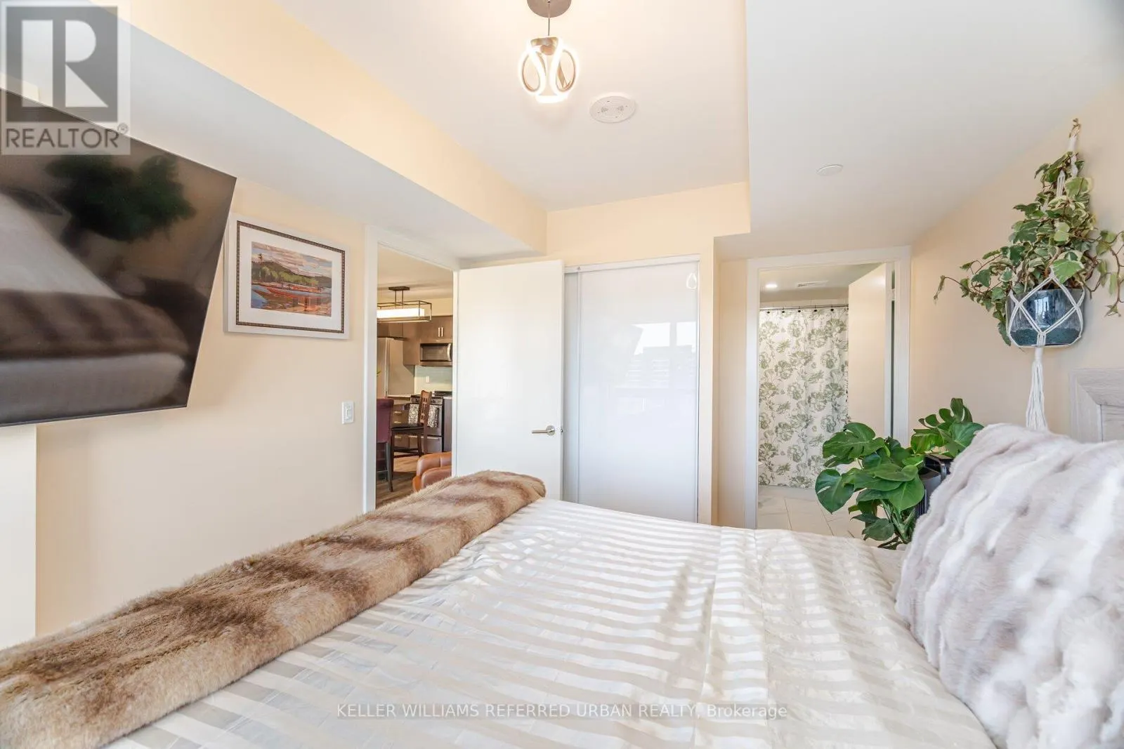 1807 - 10 WILBY CRESCENT