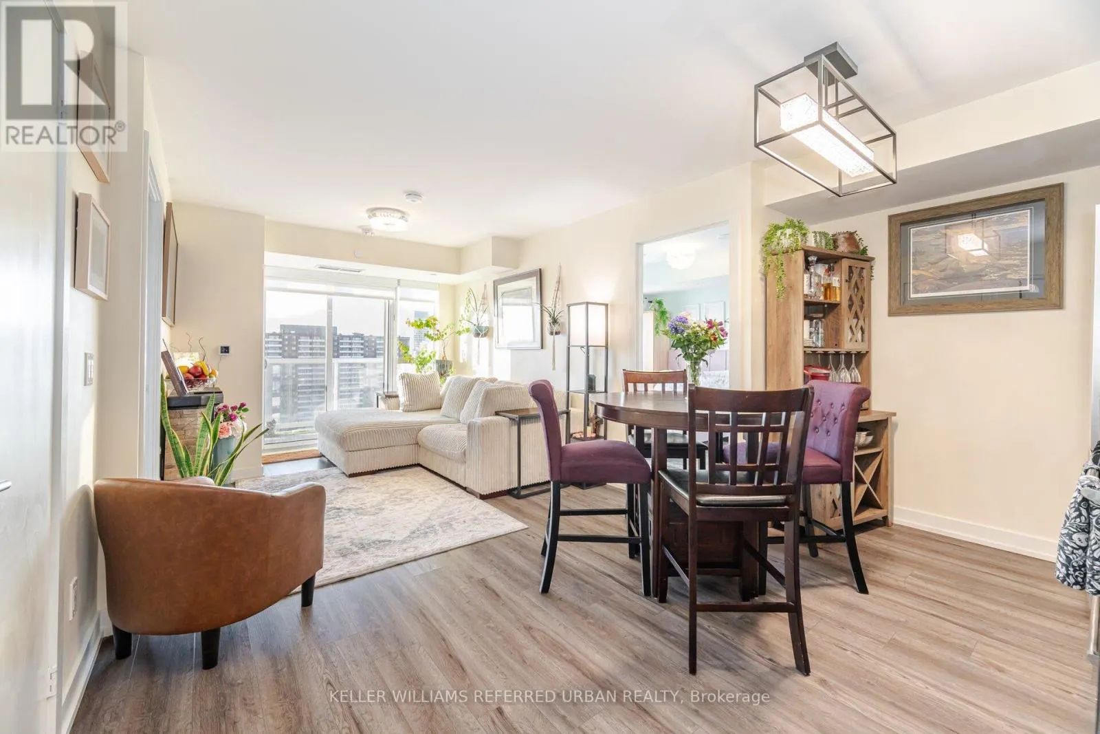 1807 - 10 WILBY CRESCENT