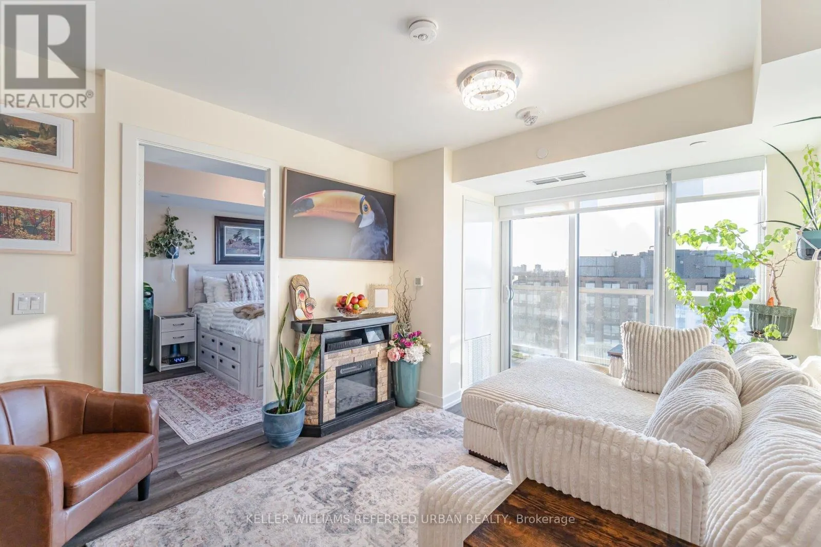 1807 - 10 WILBY CRESCENT