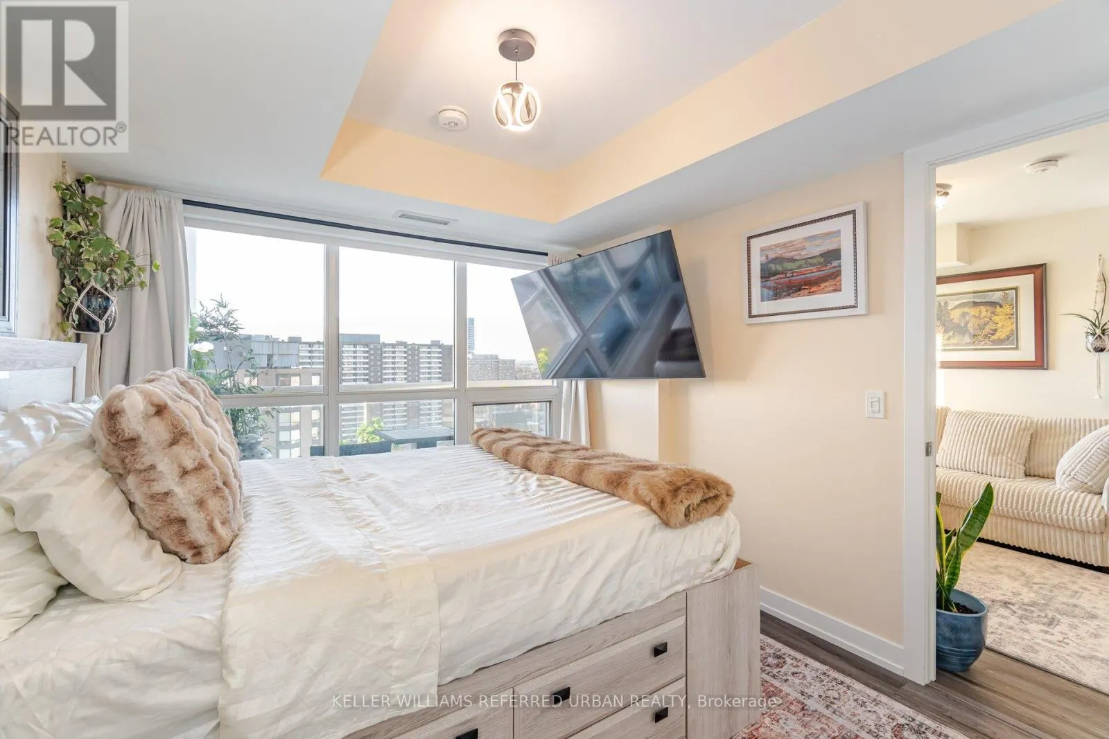 1807 - 10 WILBY CRESCENT