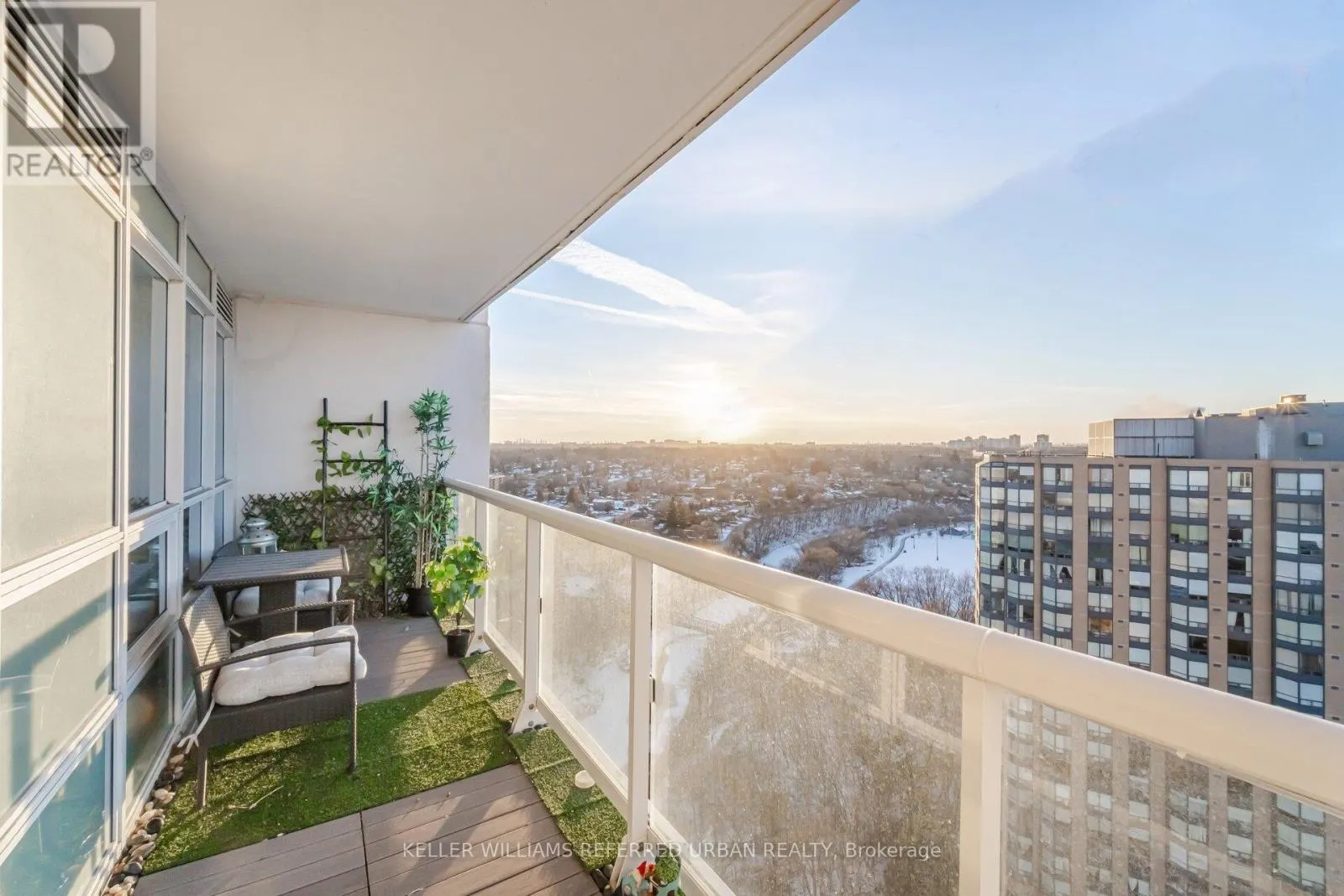 1807 - 10 WILBY CRESCENT