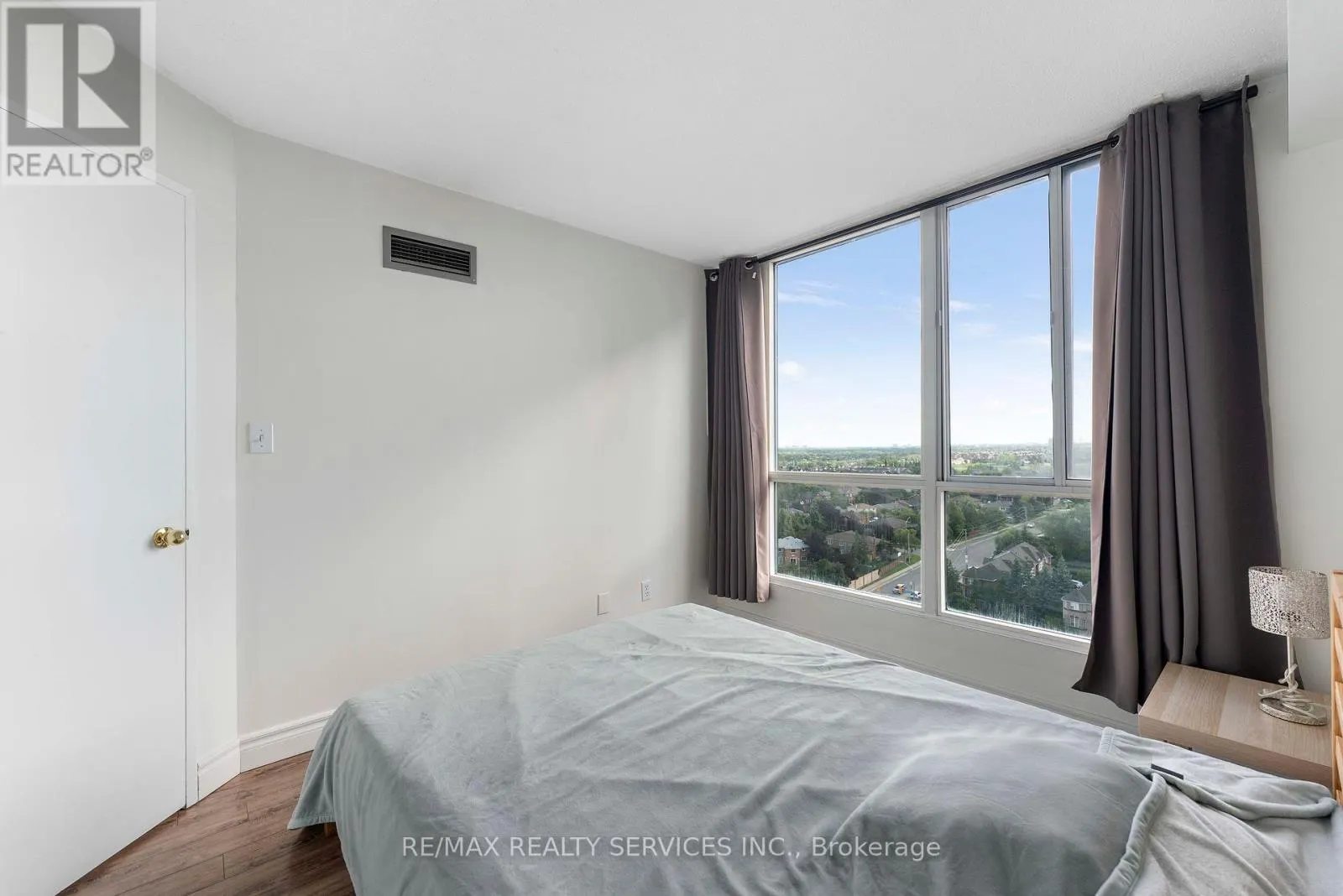 1202 - 145 HILLCREST AVENUE