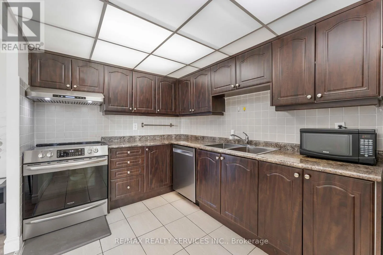 1202 - 145 HILLCREST AVENUE